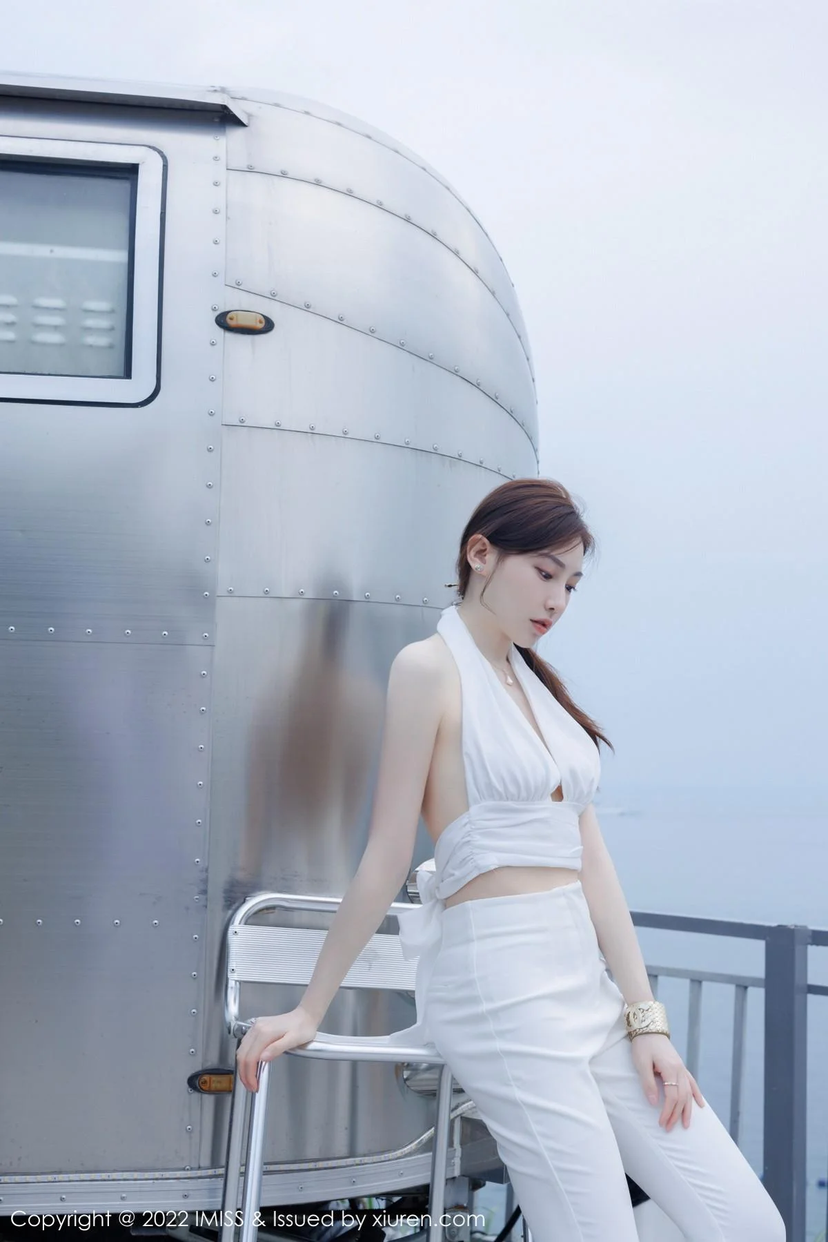 气质Lynn刘奕宁户外场景性感白色长裙秀曼妙身材迷人写真 第 69 张