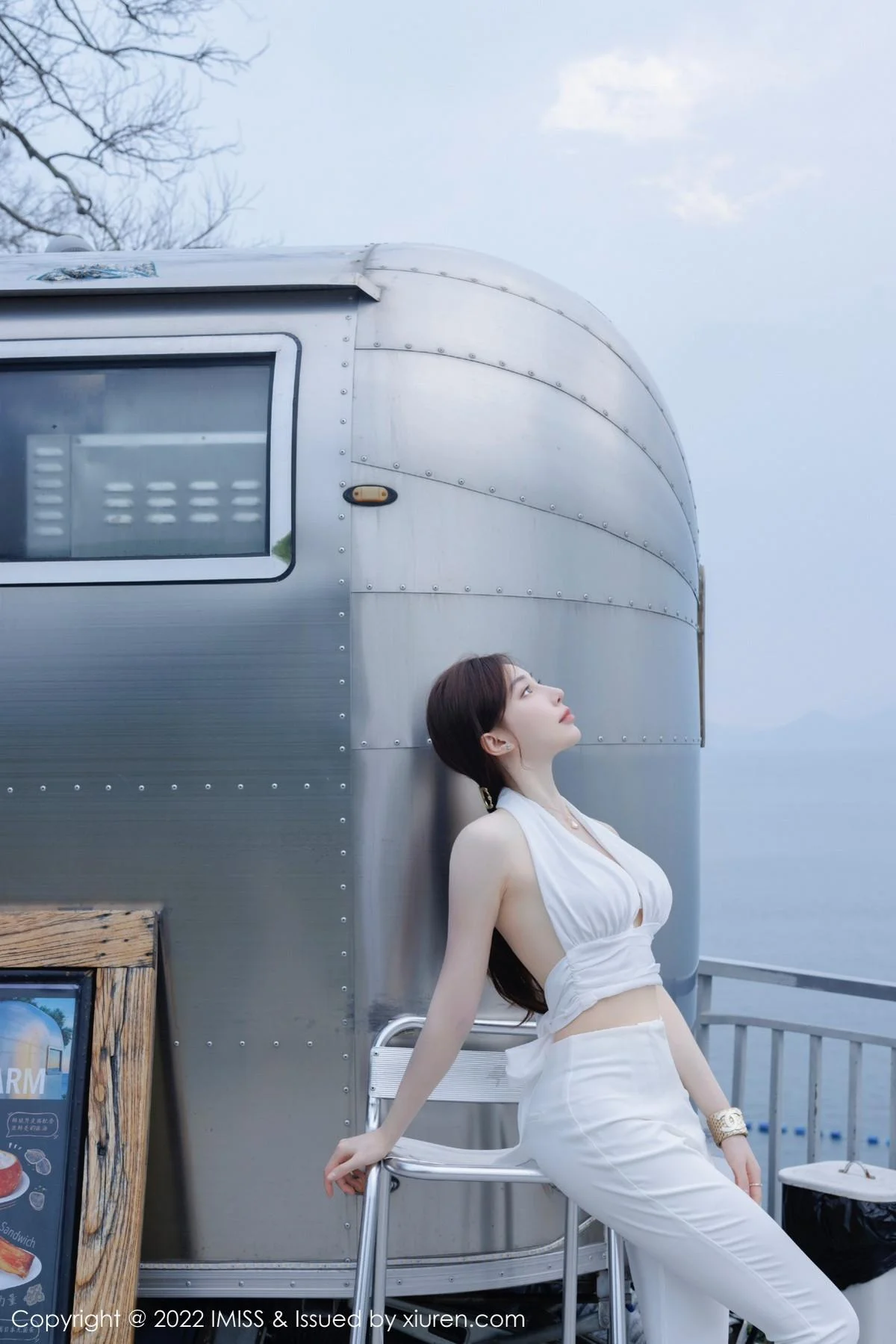 气质Lynn刘奕宁户外场景性感白色长裙秀曼妙身材迷人写真 第 72 张