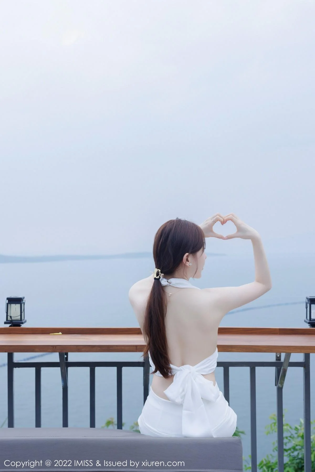 气质Lynn刘奕宁户外场景性感白色长裙秀曼妙身材迷人写真 第 79 张