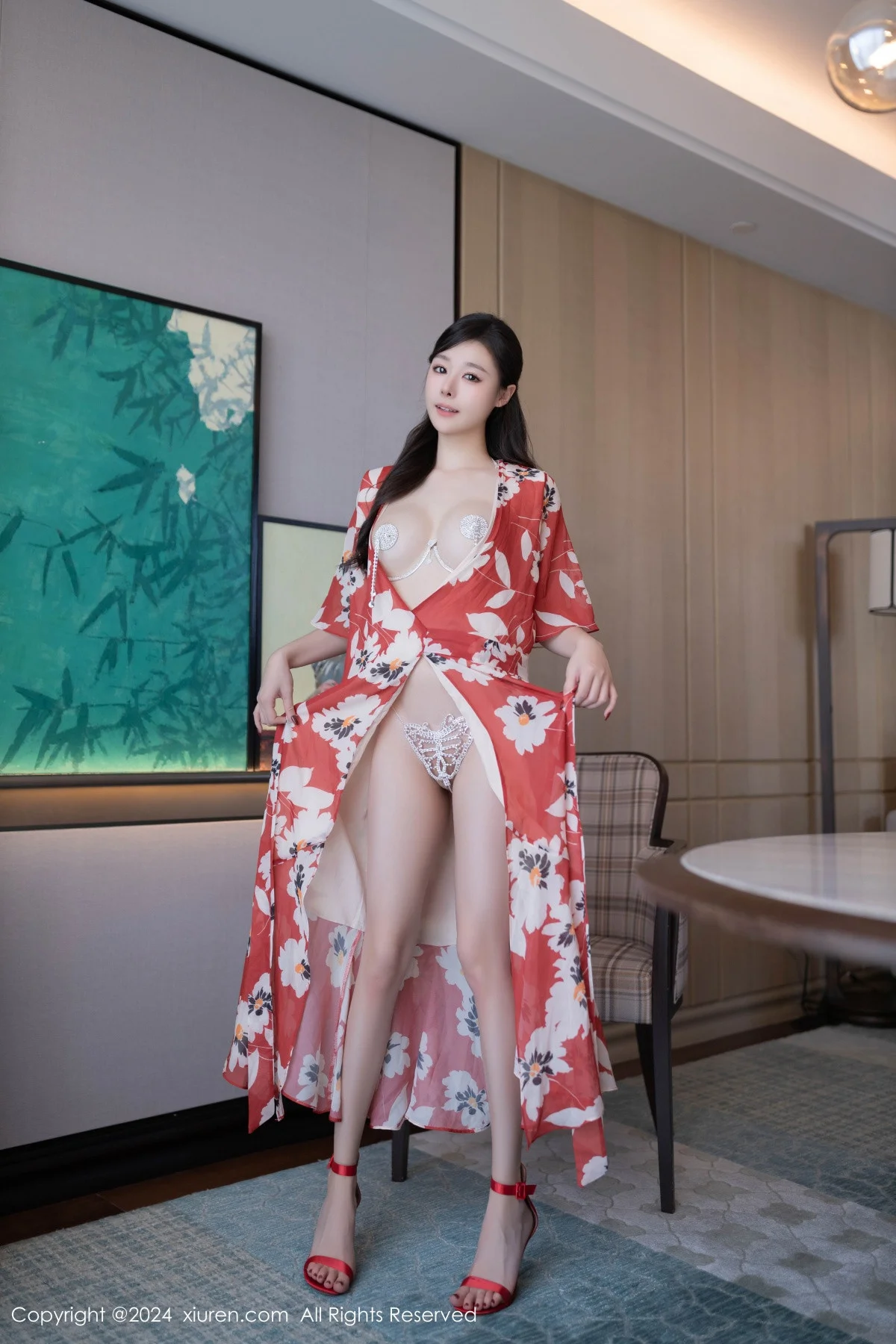 小逗逗性感花朵连衣裙露白色情趣内衣秀曼妙身姿绝美写真 第 14 张