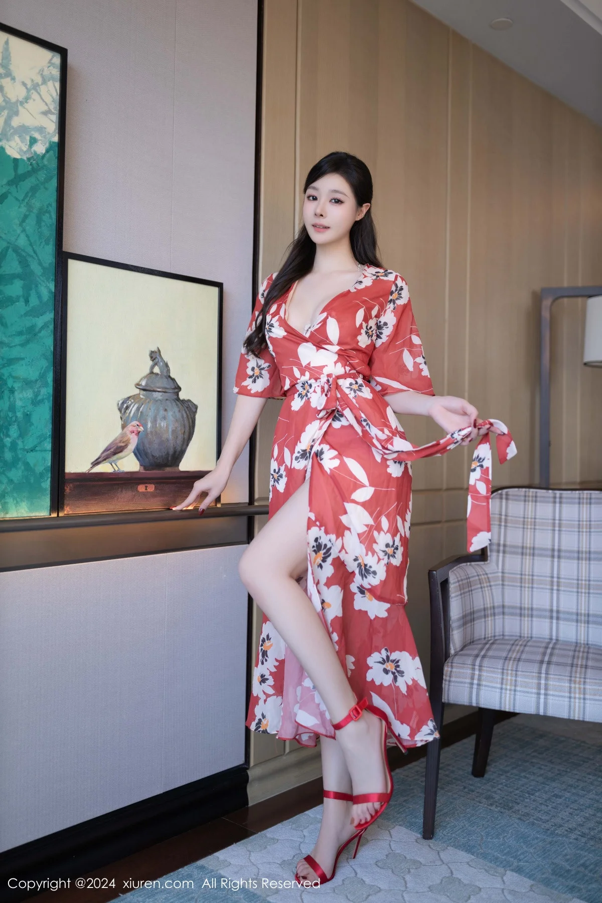 小逗逗性感花朵连衣裙露白色情趣内衣秀曼妙身姿绝美写真 第 2 张