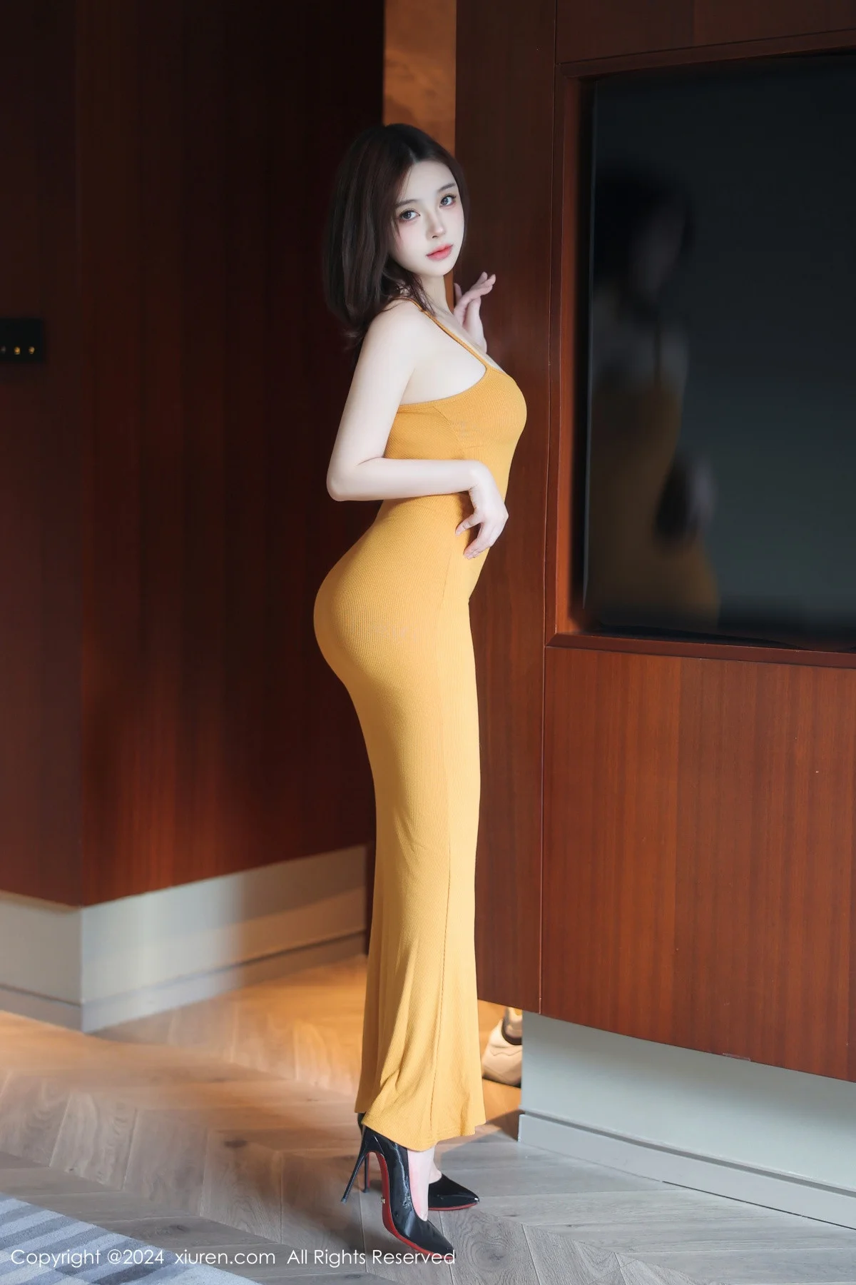 麻布学妹性感浅色吊裙+渔网连体黑丝秀凹凸身材绝美写真 第 12 张