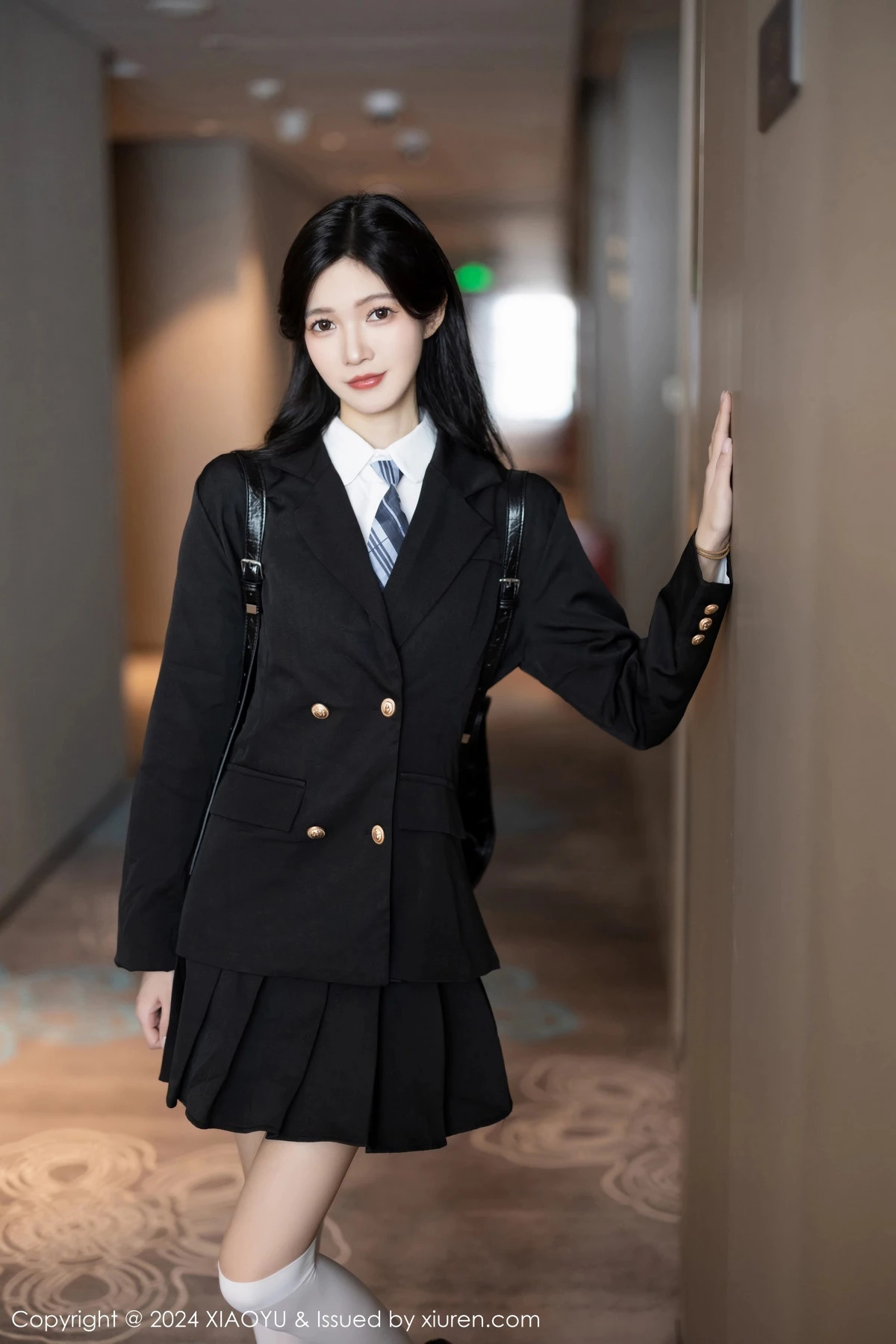 程程程性感学妹制服露黑色内衣配白丝袜秀曼妙身姿绝美写真 第 12 张