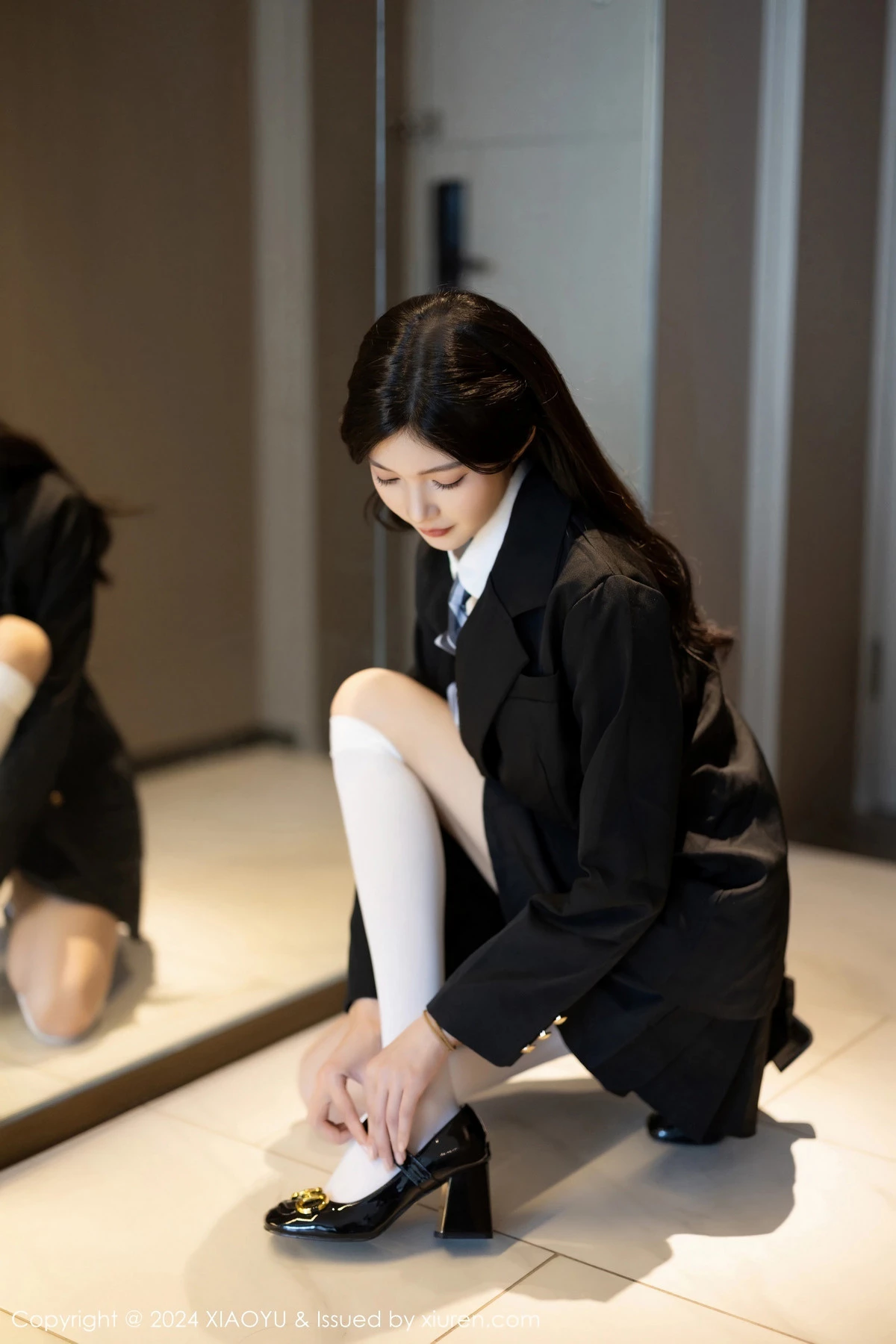 程程程性感学妹制服露黑色内衣配白丝袜秀曼妙身姿绝美写真 第 41 张