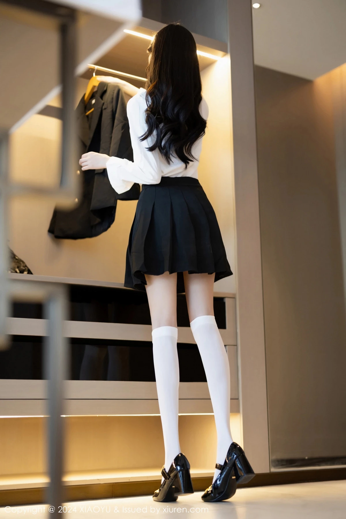 程程程性感学妹制服露黑色内衣配白丝袜秀曼妙身姿绝美写真 第 47 张