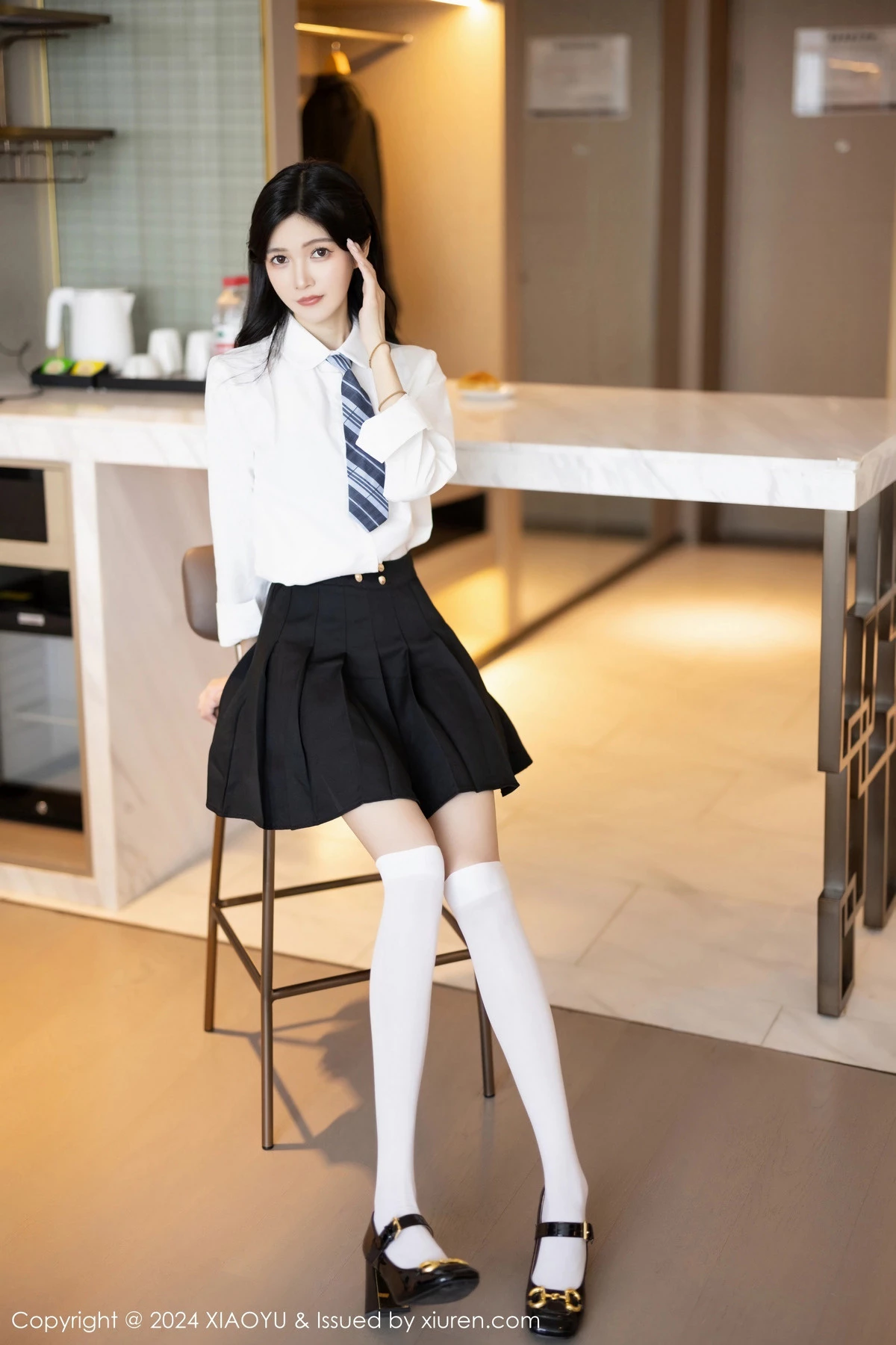 程程程性感学妹制服露黑色内衣配白丝袜秀曼妙身姿绝美写真 第 57 张