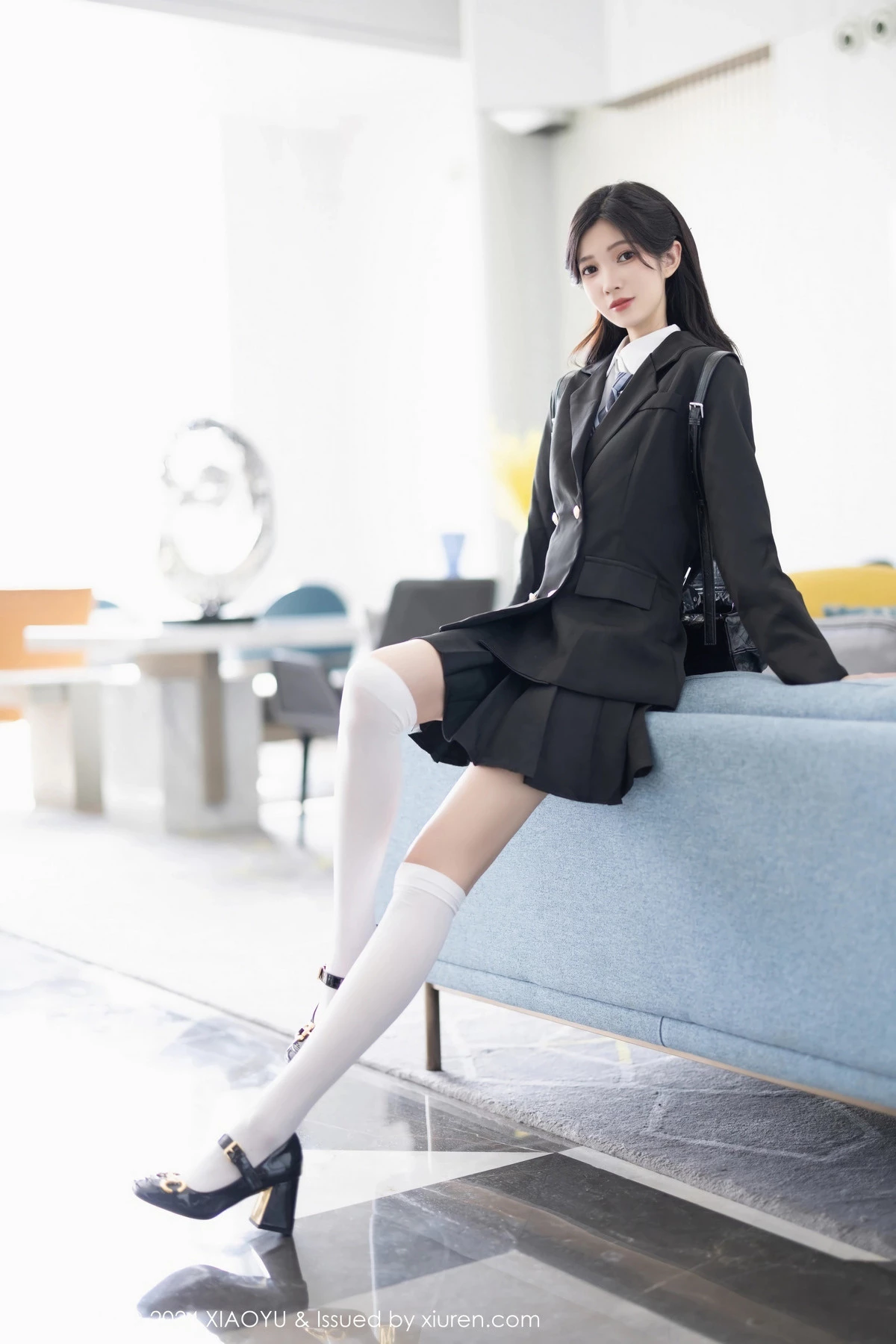 程程程性感学妹制服露黑色内衣配白丝袜秀曼妙身姿绝美写真 第 6 张
