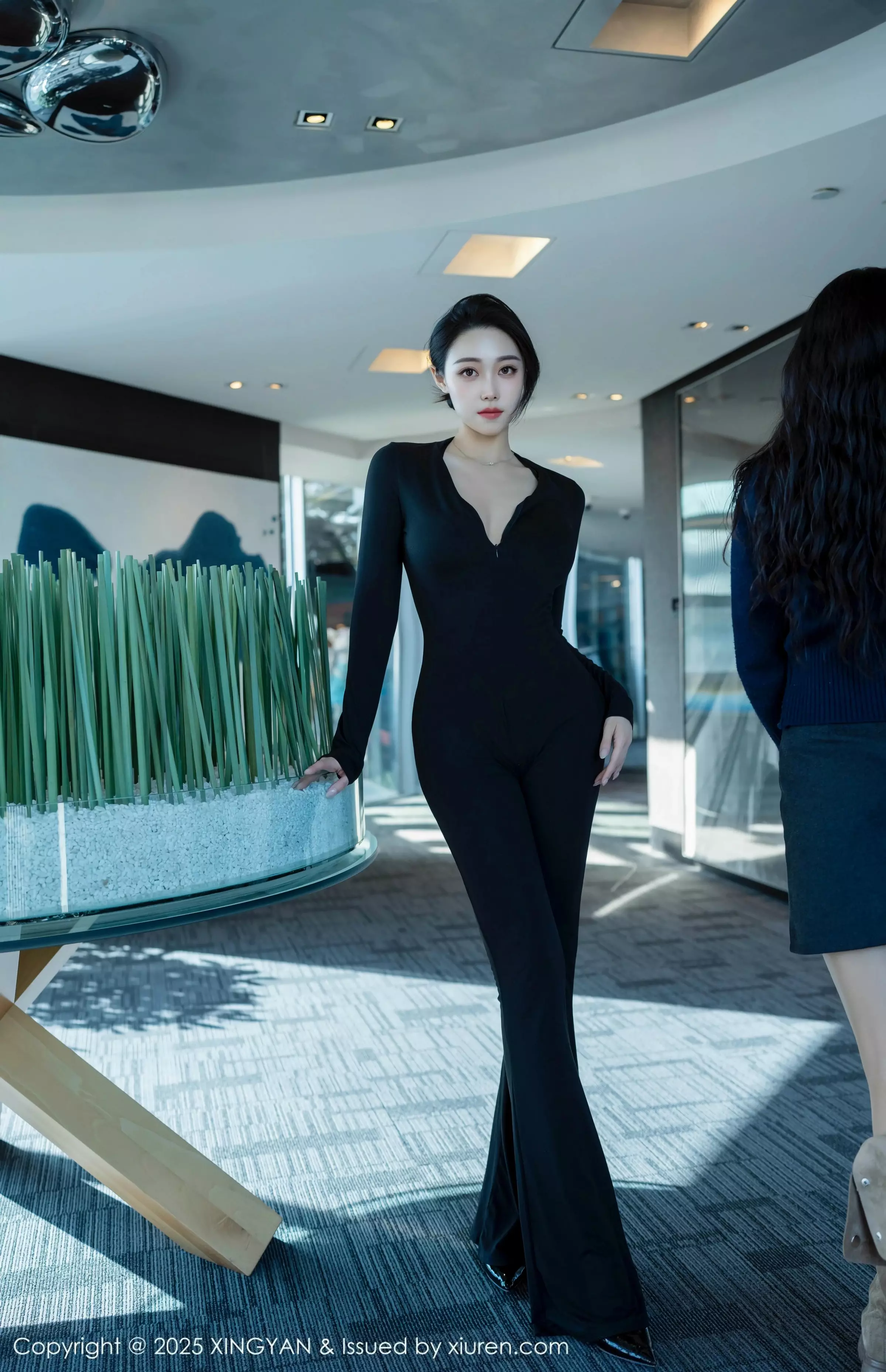 清妙性感OL职业装露轻透黑色内衣秀完美身材绝美写真 第 17 张