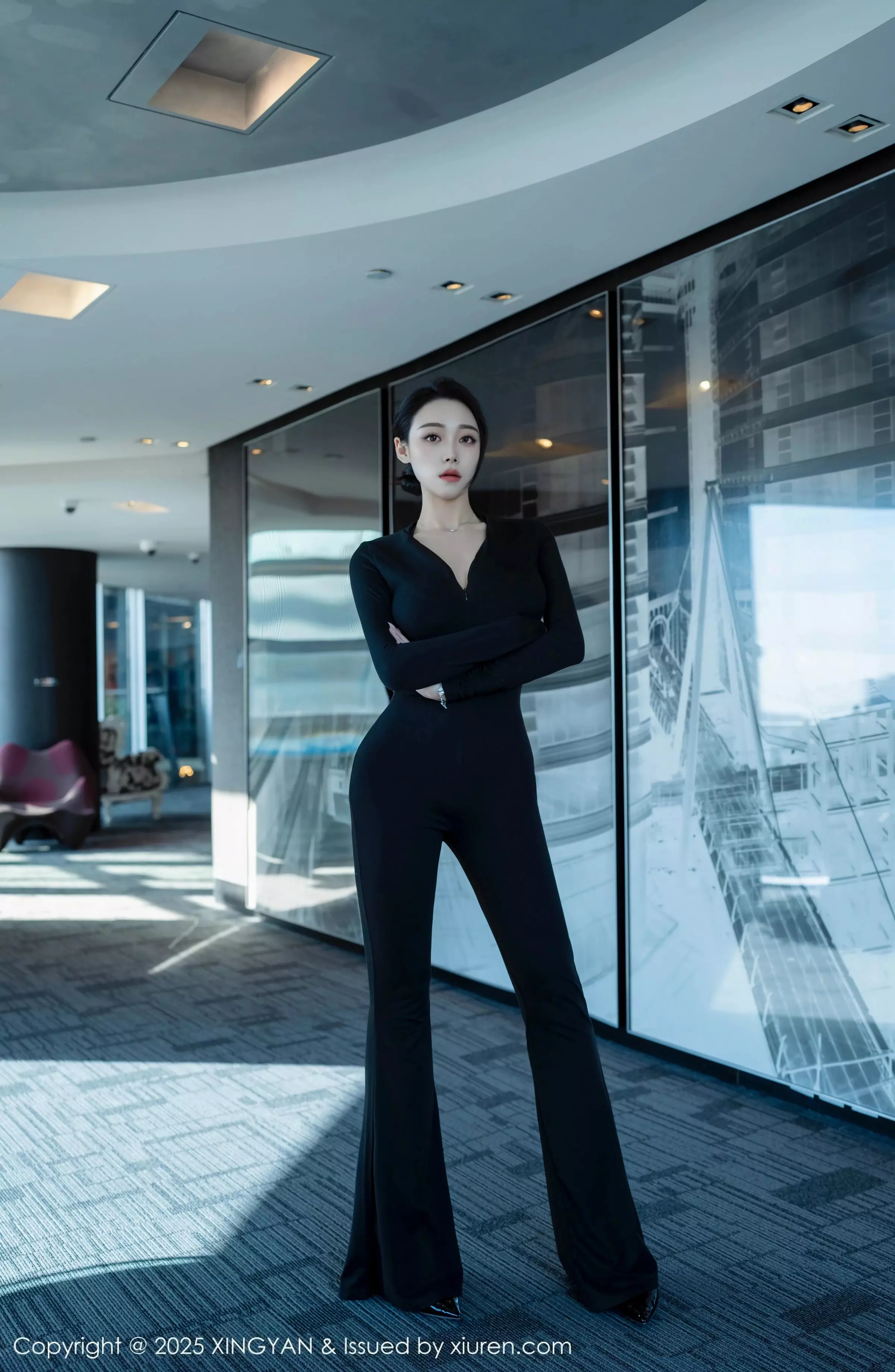 清妙性感OL职业装露轻透黑色内衣秀完美身材绝美写真 第 2 张