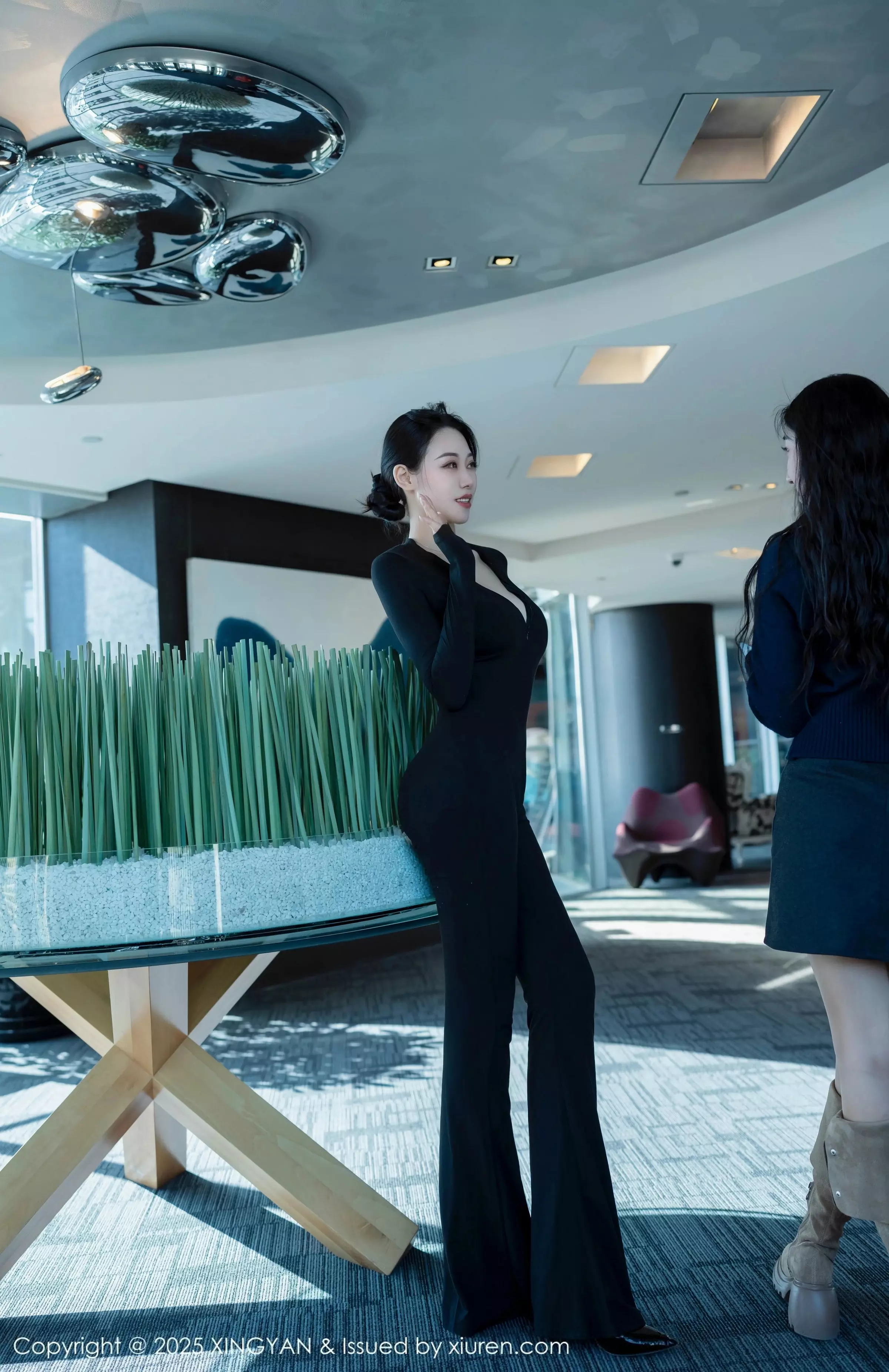 清妙性感OL职业装露轻透黑色内衣秀完美身材绝美写真 第 21 张