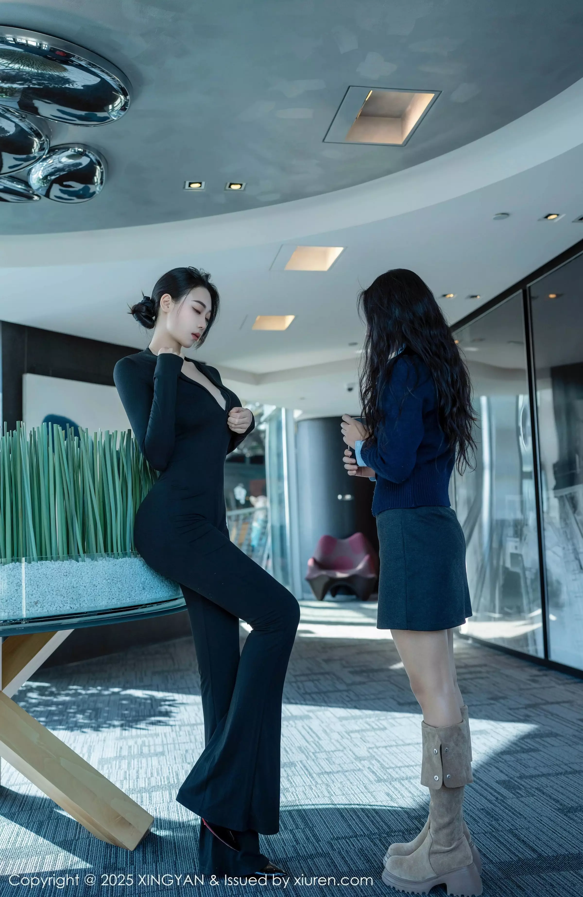 清妙性感OL职业装露轻透黑色内衣秀完美身材绝美写真 第 23 张