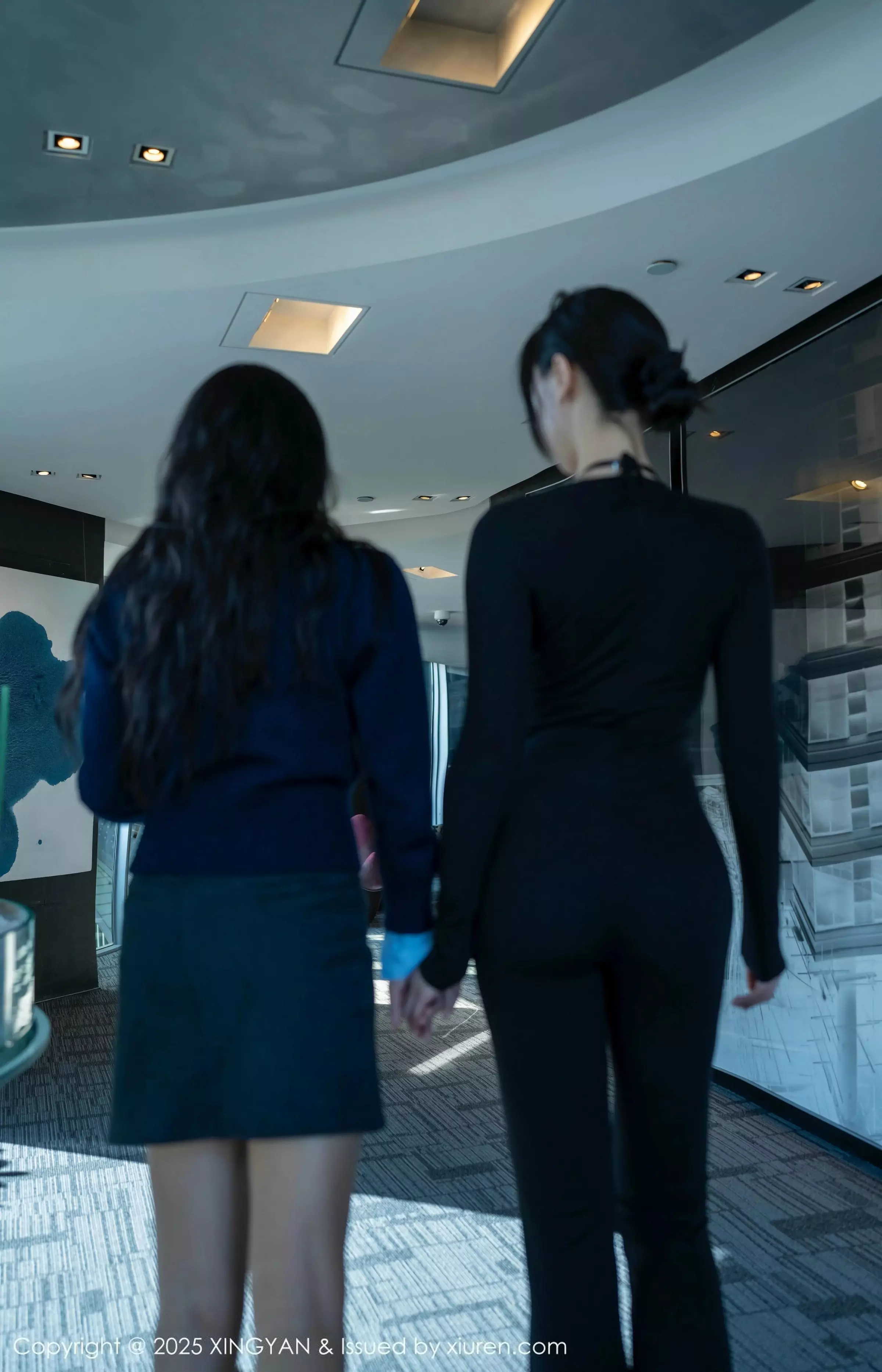 清妙性感OL职业装露轻透黑色内衣秀完美身材绝美写真 第 31 张