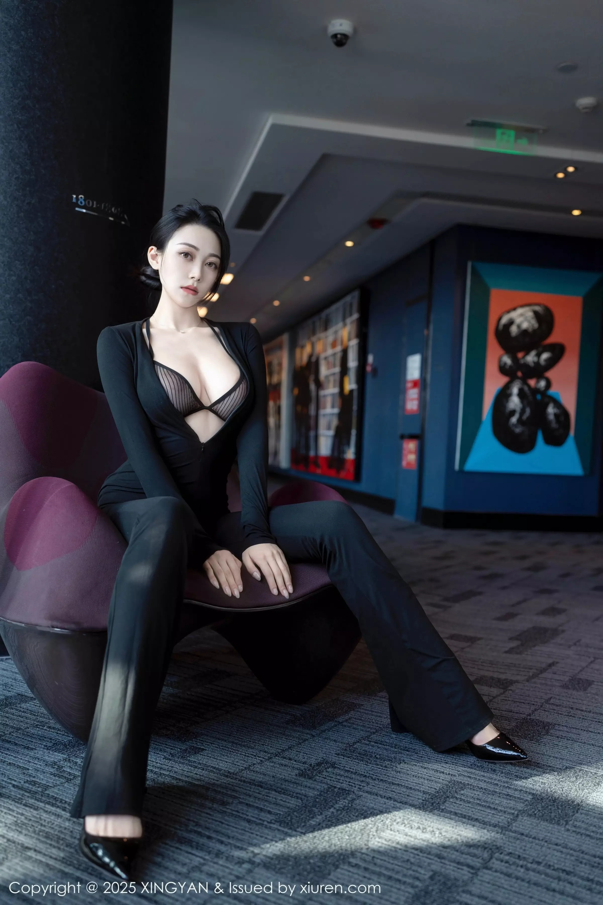 清妙性感OL职业装露轻透黑色内衣秀完美身材绝美写真 第 46 张