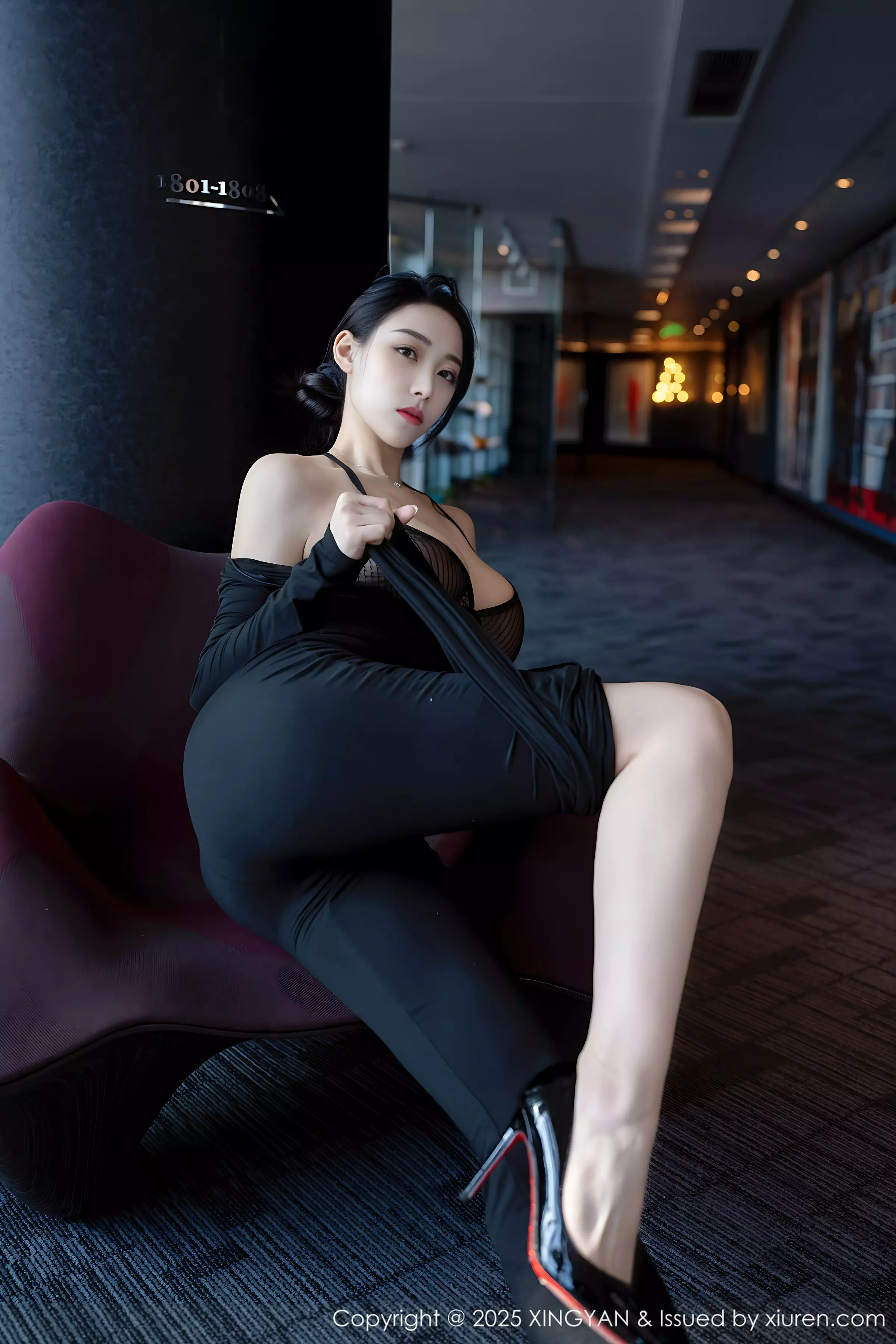清妙性感OL职业装露轻透黑色内衣秀完美身材绝美写真 第 55 张