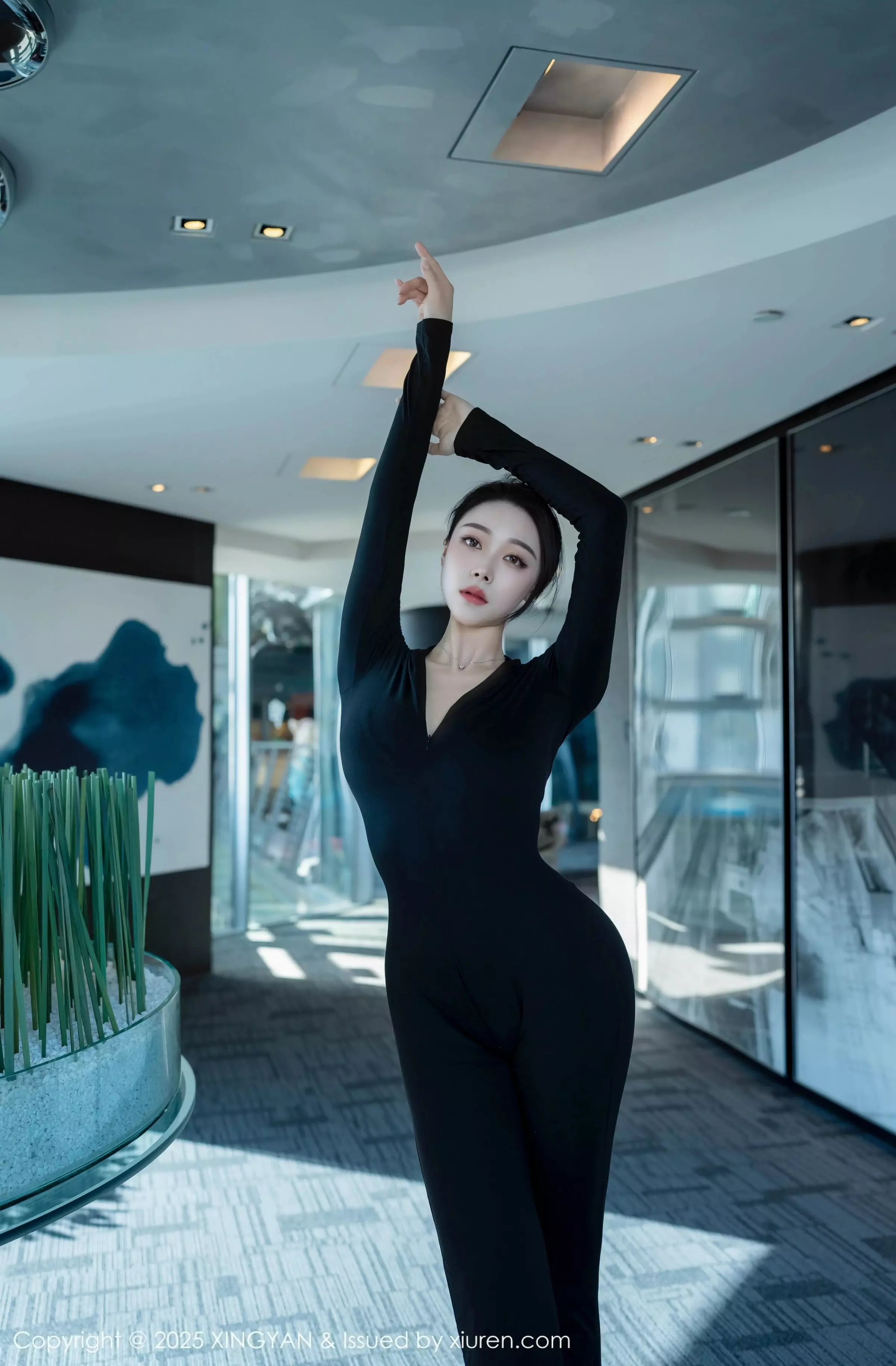 清妙性感OL职业装露轻透黑色内衣秀完美身材绝美写真 第 7 张