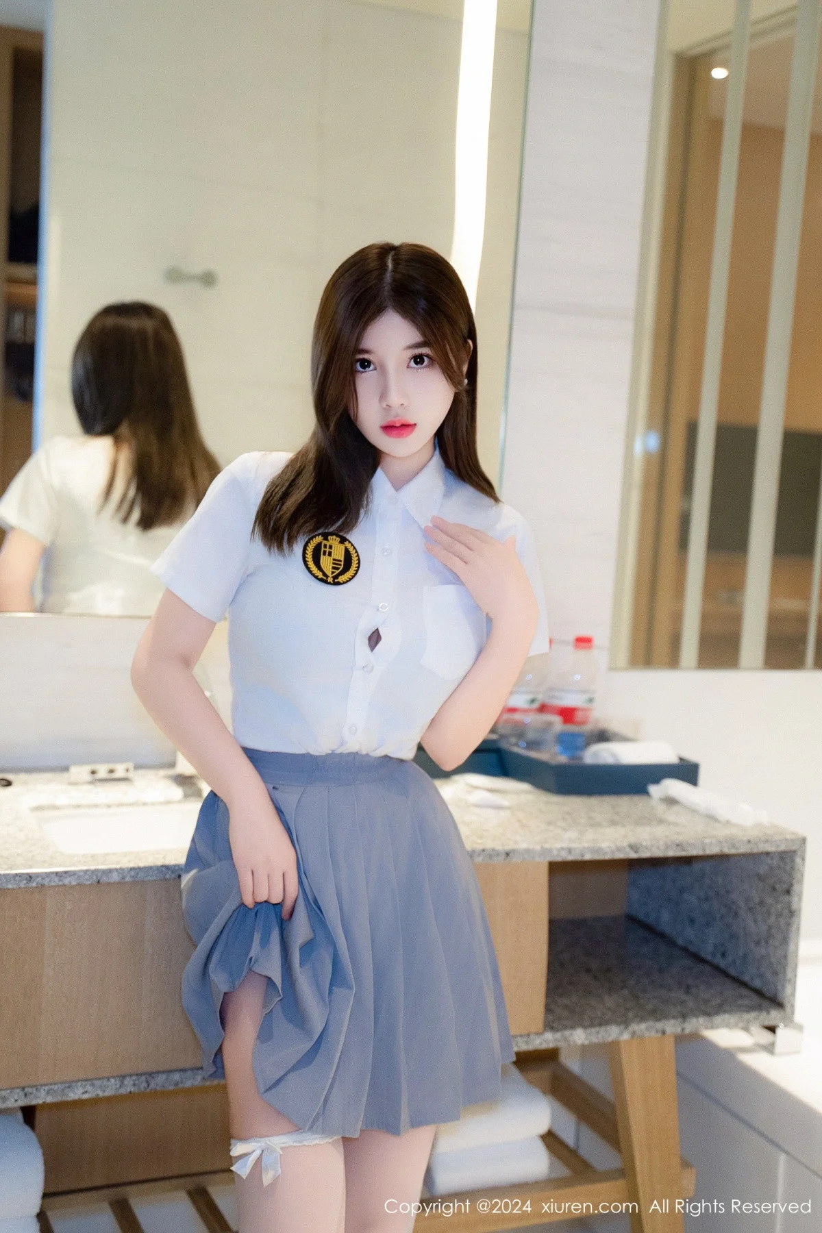 周jojobaby性感白T露蕾丝内衣配白丝袜秀丰腴翘臀绝美写真 第 37 张