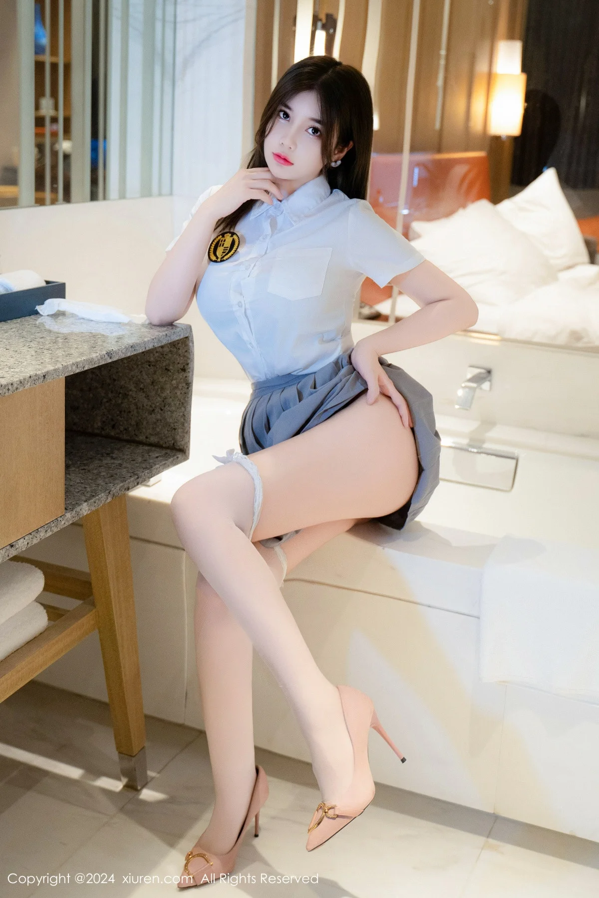 周jojobaby性感白T露蕾丝内衣配白丝袜秀丰腴翘臀绝美写真 第 58 张