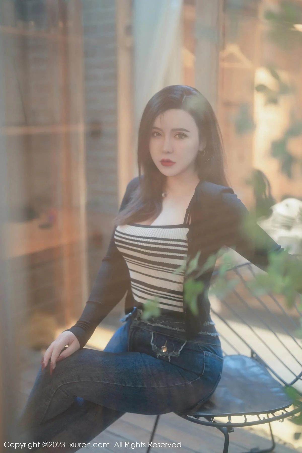 伊诺性感黑色高叉连体内衣配黑丝袜秀丰胸肥臀撩人绝美写真 第 15 张