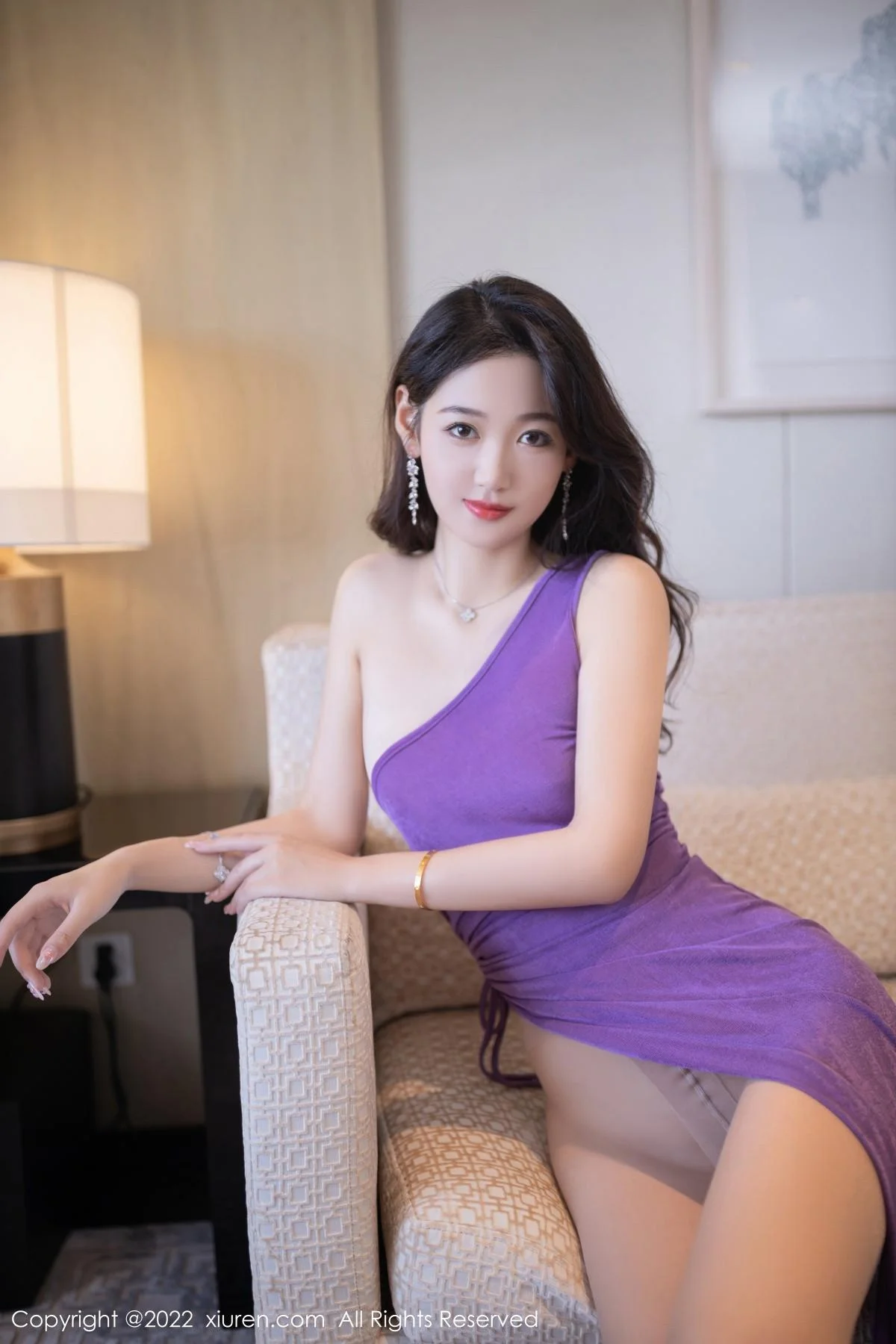唐安琪性感紫色露肩长裙半撩露超薄无内肉丝惹火绝美写真 第 24 张