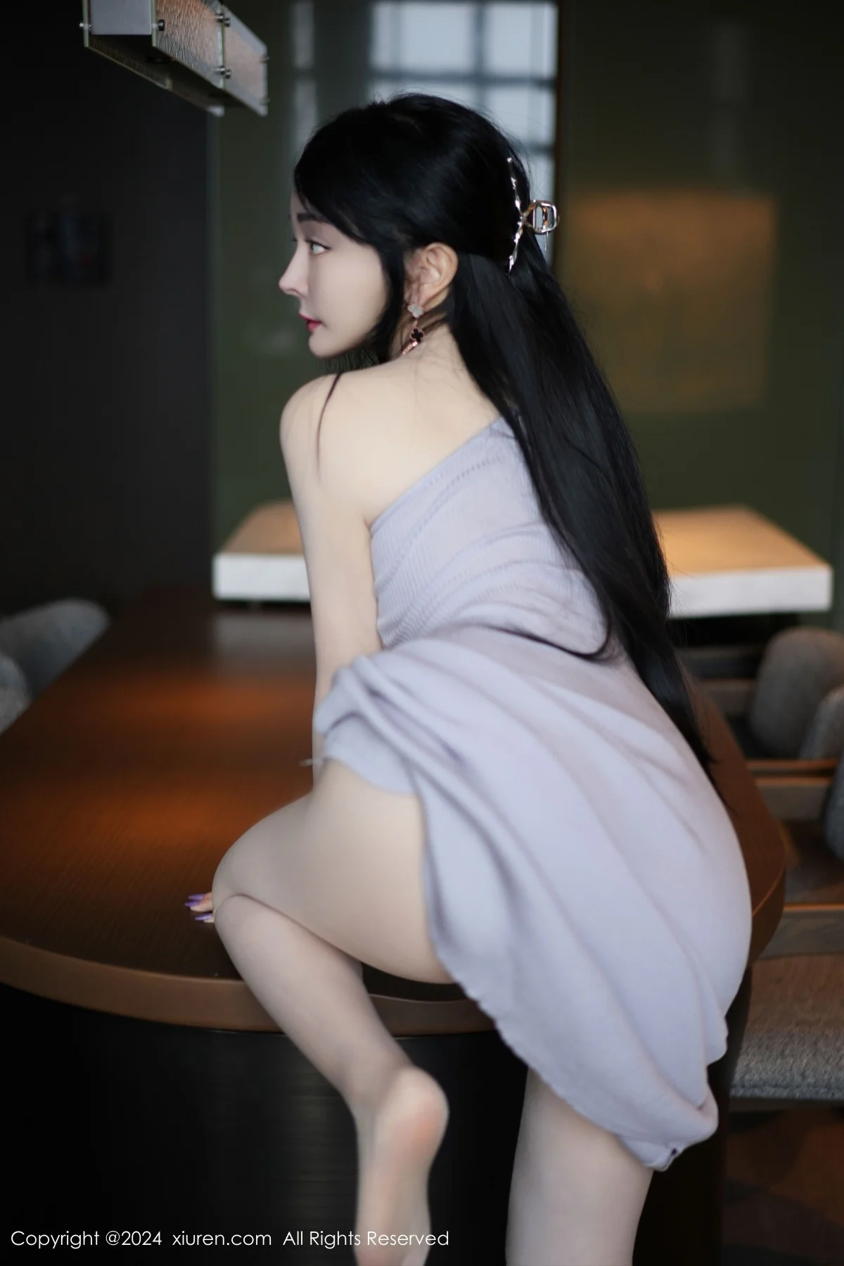 允爾私房性感紫色连衣裙配肉色丝袜秀丰腴身材撩人绝美写真 第 13 张