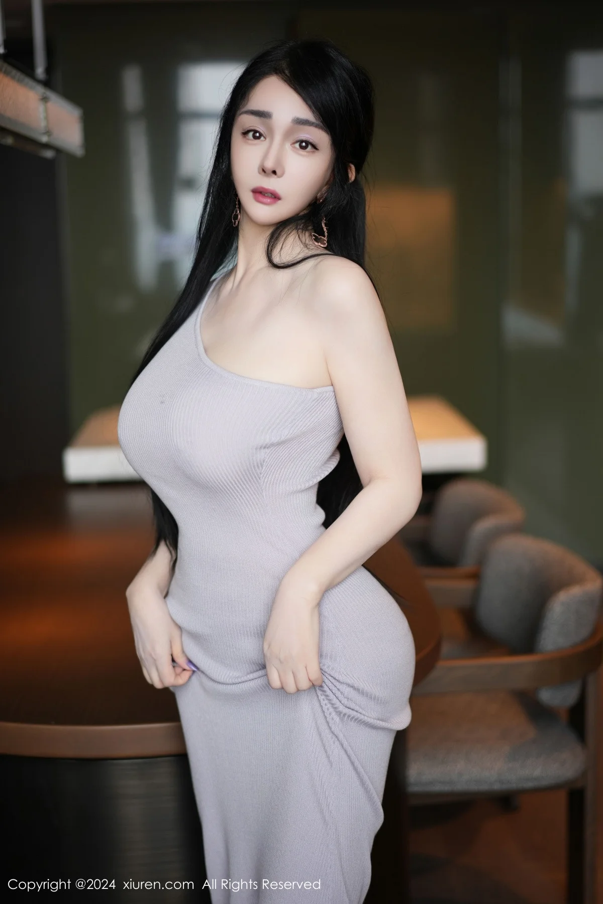 允爾私房性感紫色连衣裙配肉色丝袜秀丰腴身材撩人绝美写真 第 6 张