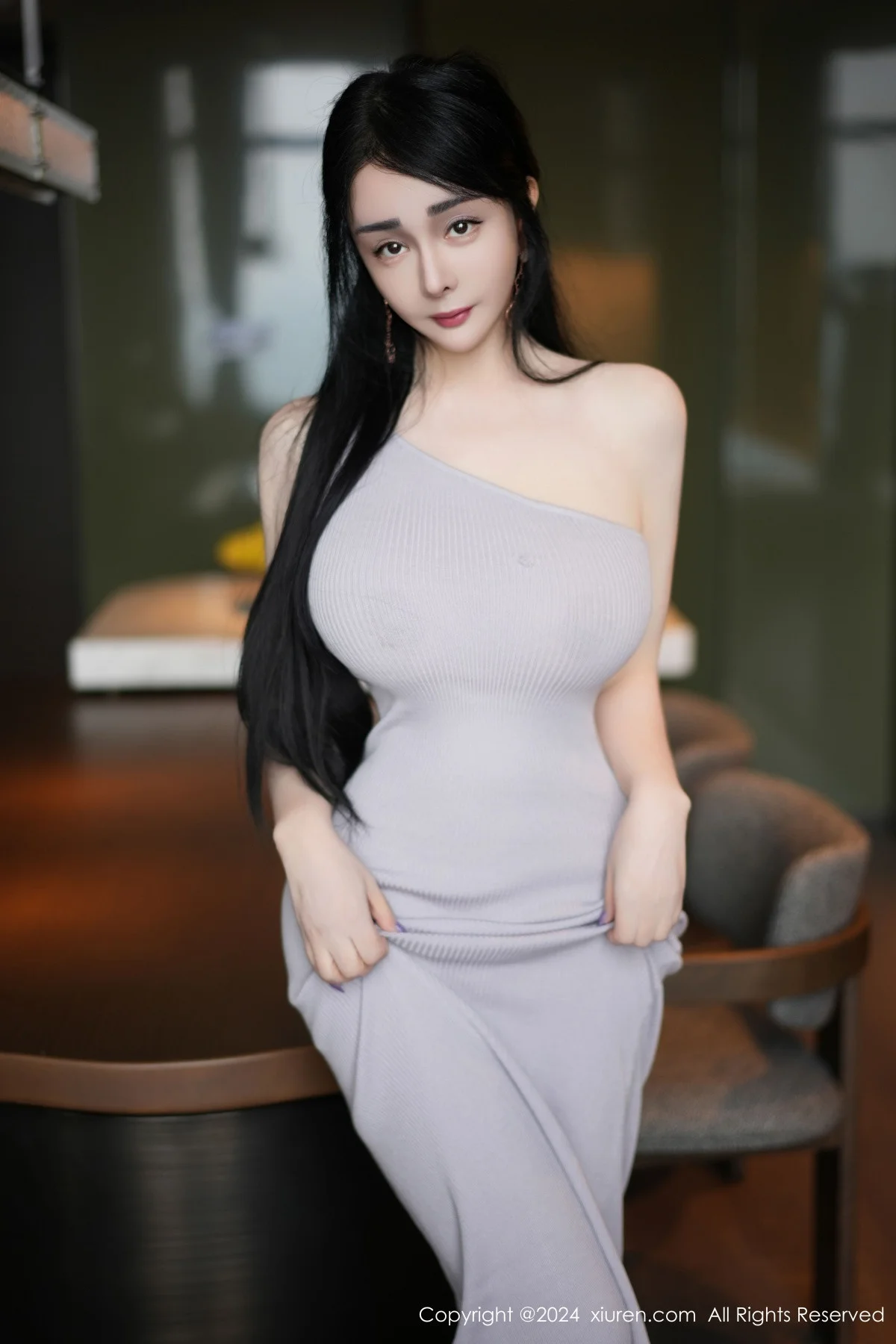 允爾私房性感紫色连衣裙配肉色丝袜秀丰腴身材撩人绝美写真 第 7 张