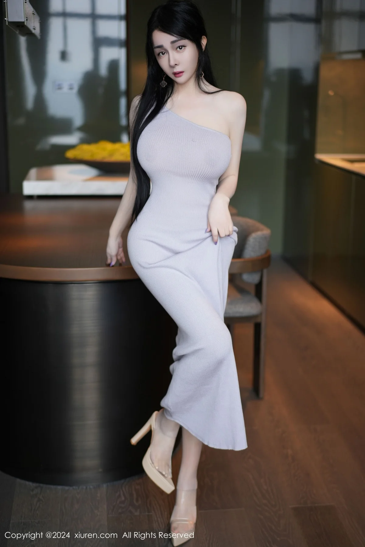 允爾私房性感紫色连衣裙配肉色丝袜秀丰腴身材撩人绝美写真 第 9 张