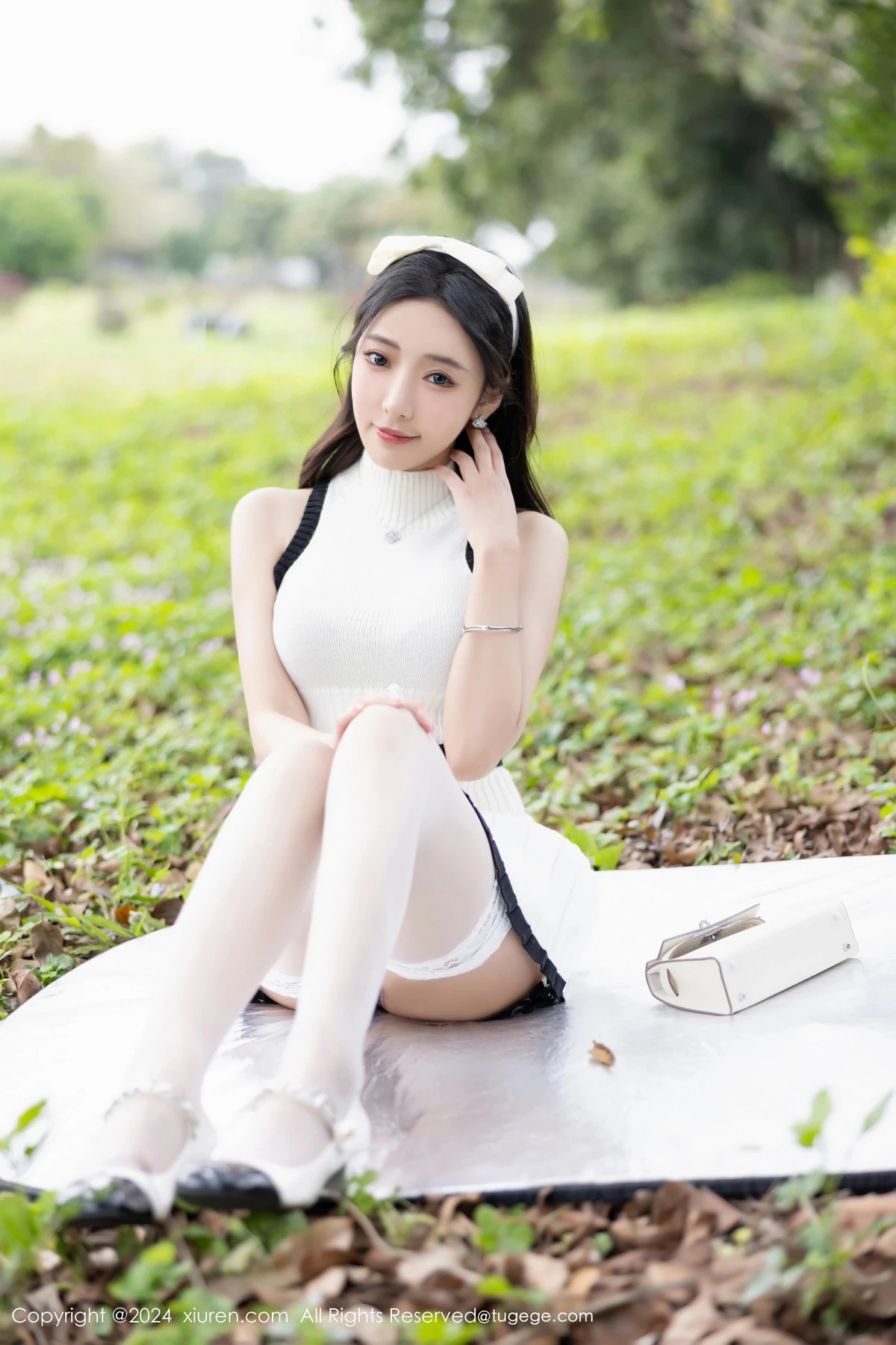 王馨瑶yanni白色连衣短裙露粉色内衣配白丝袜完美绝美写真 第 11 张