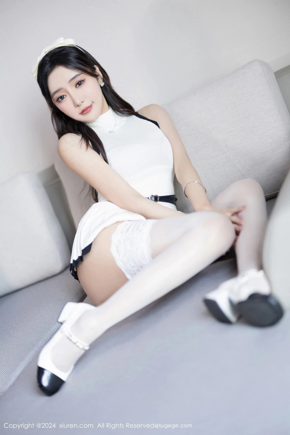 王馨瑶yanni白色连衣短裙露粉色内衣配白丝袜完美绝美写真 第 31 张