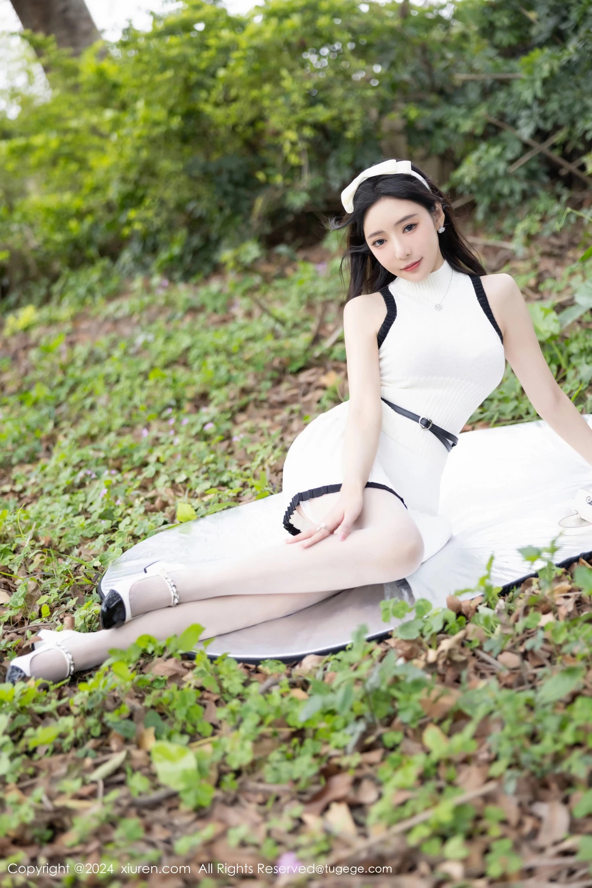 王馨瑶yanni白色连衣短裙露粉色内衣配白丝袜完美绝美写真 第 8 张