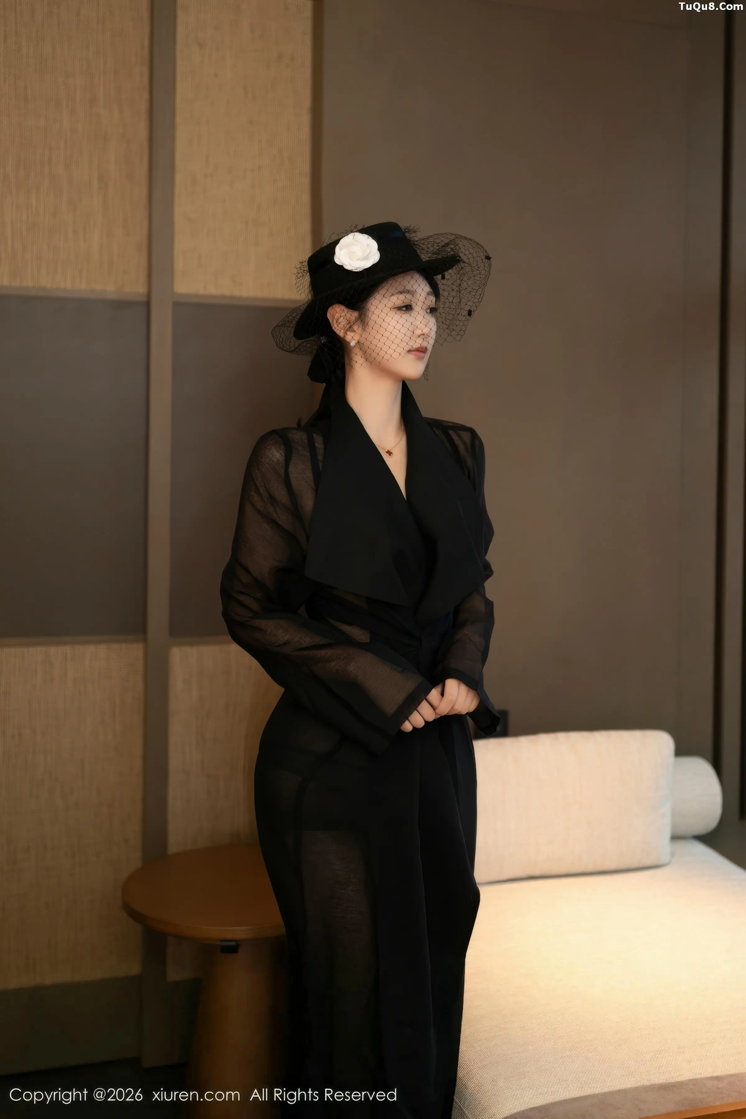 唐安琪性感黑色薄纱礼服露黑色内衣配超薄黑丝秀美腿绝美写真 第 2 张