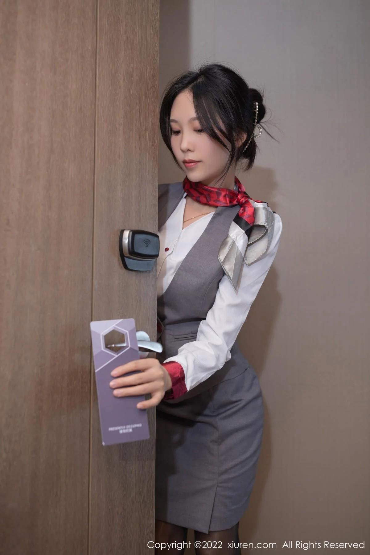 利世空姐制服主题性感白T配超薄黑丝露蕾丝内衣绝美写真 第 35 张