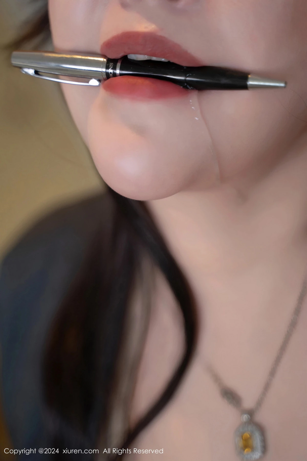王婉悠Queen性感秘书OL服饰配黑丝袜秀丰腴身材绝美写真 第 88 张