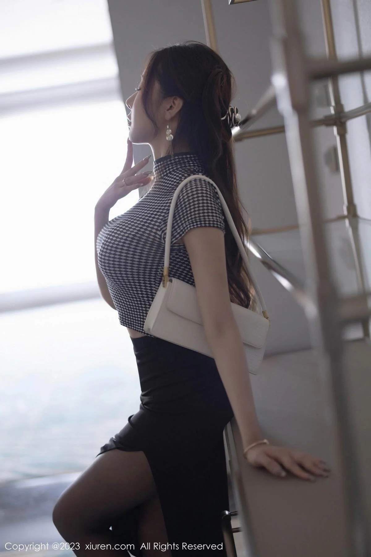 王馨瑶yanni性感玫红色内衣配超薄无内黑丝惹火绝美写真 第 10 张