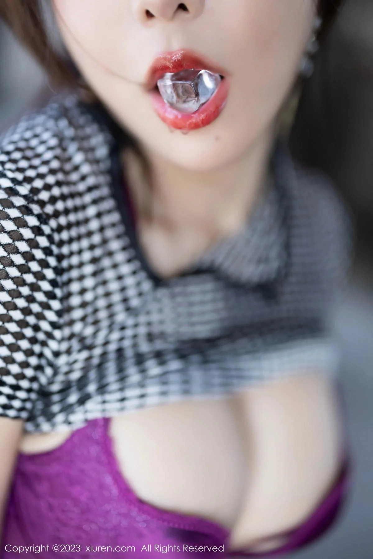 王馨瑶yanni性感玫红色内衣配超薄无内黑丝惹火绝美写真 第 41 张