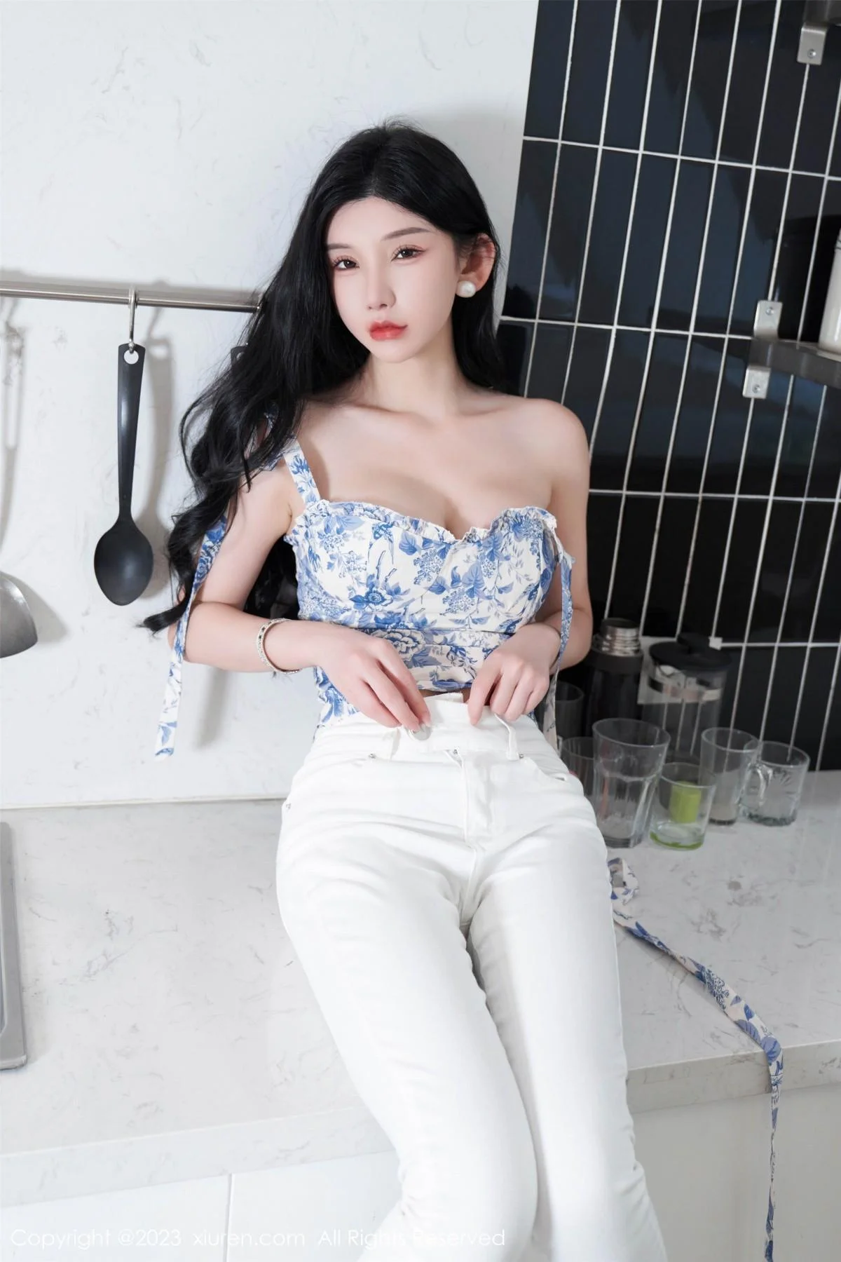 周于希Sally性感白色短款夏日装配开档肉丝撩人绝美写真 第 41 张