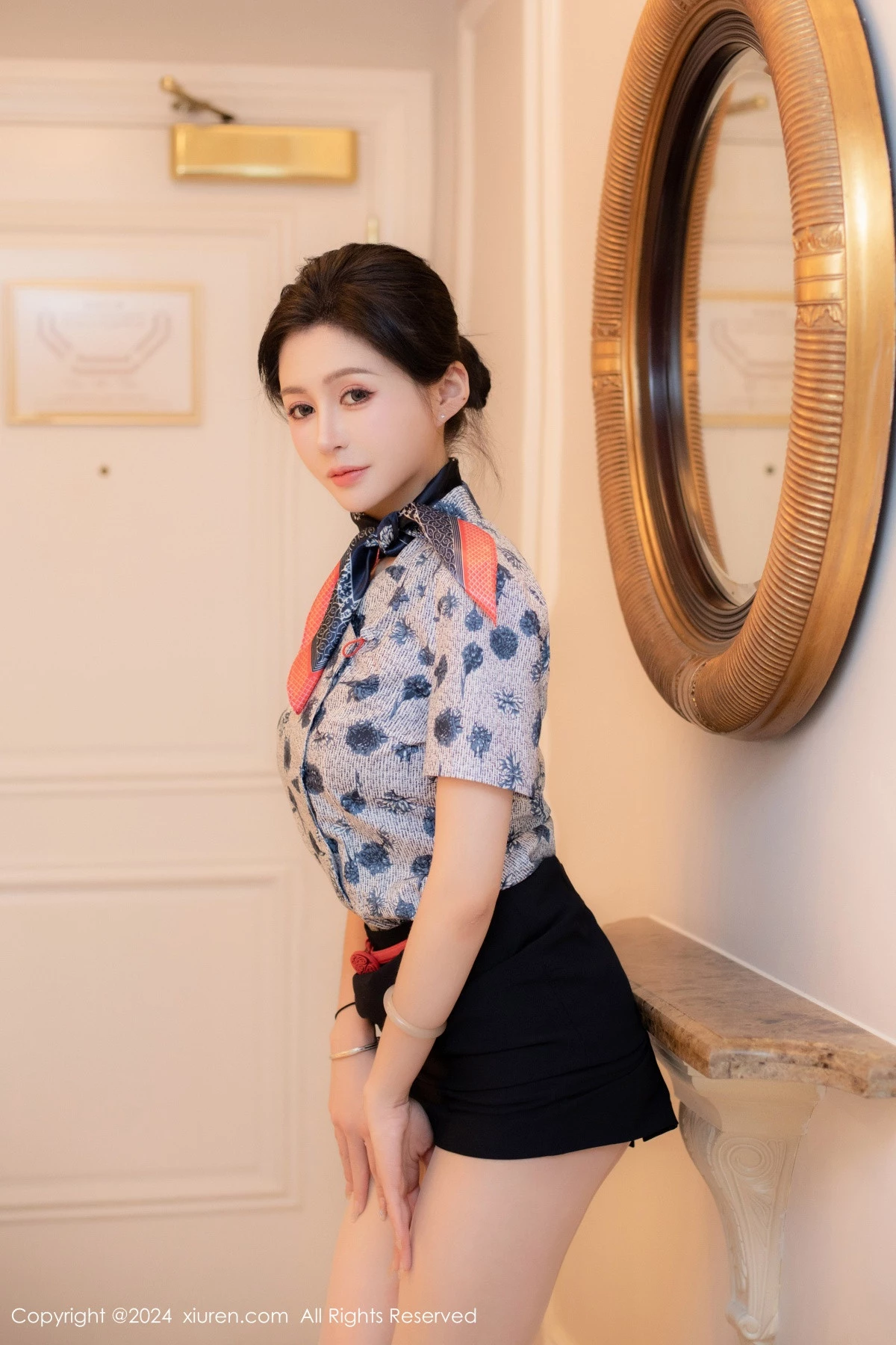 林幼一性感空姐制服露绿色内衣配开档肉丝秀丰腴身姿绝美写真 第 17 张