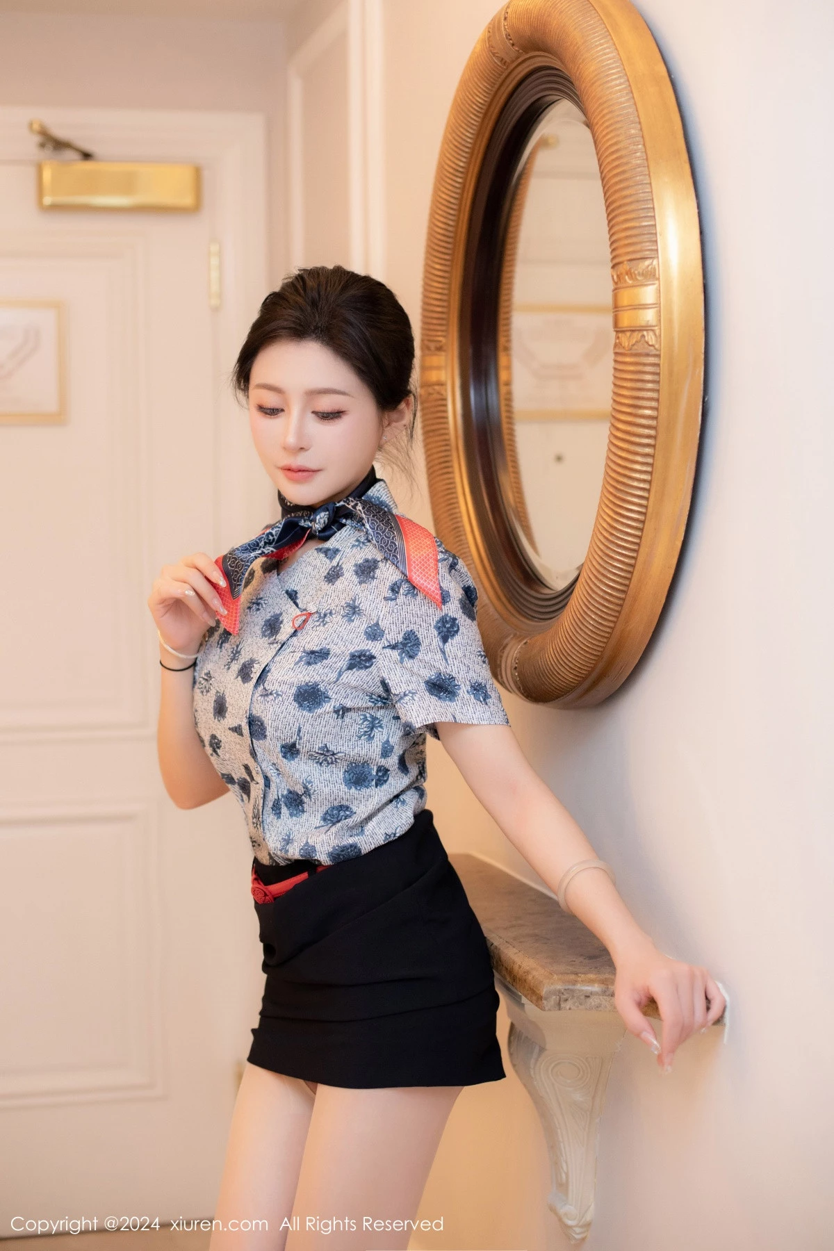 林幼一性感空姐制服露绿色内衣配开档肉丝秀丰腴身姿绝美写真 第 19 张