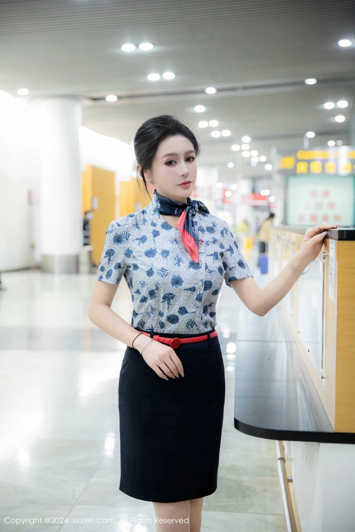 林幼一性感空姐制服露绿色内衣配开档肉丝秀丰腴身姿绝美写真 第 2 张