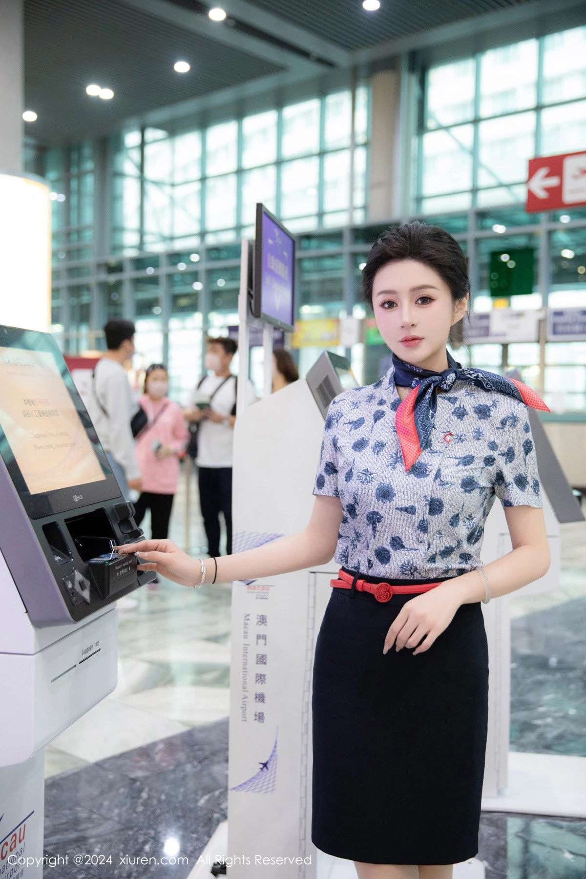 林幼一性感空姐制服露绿色内衣配开档肉丝秀丰腴身姿绝美写真 第 5 张