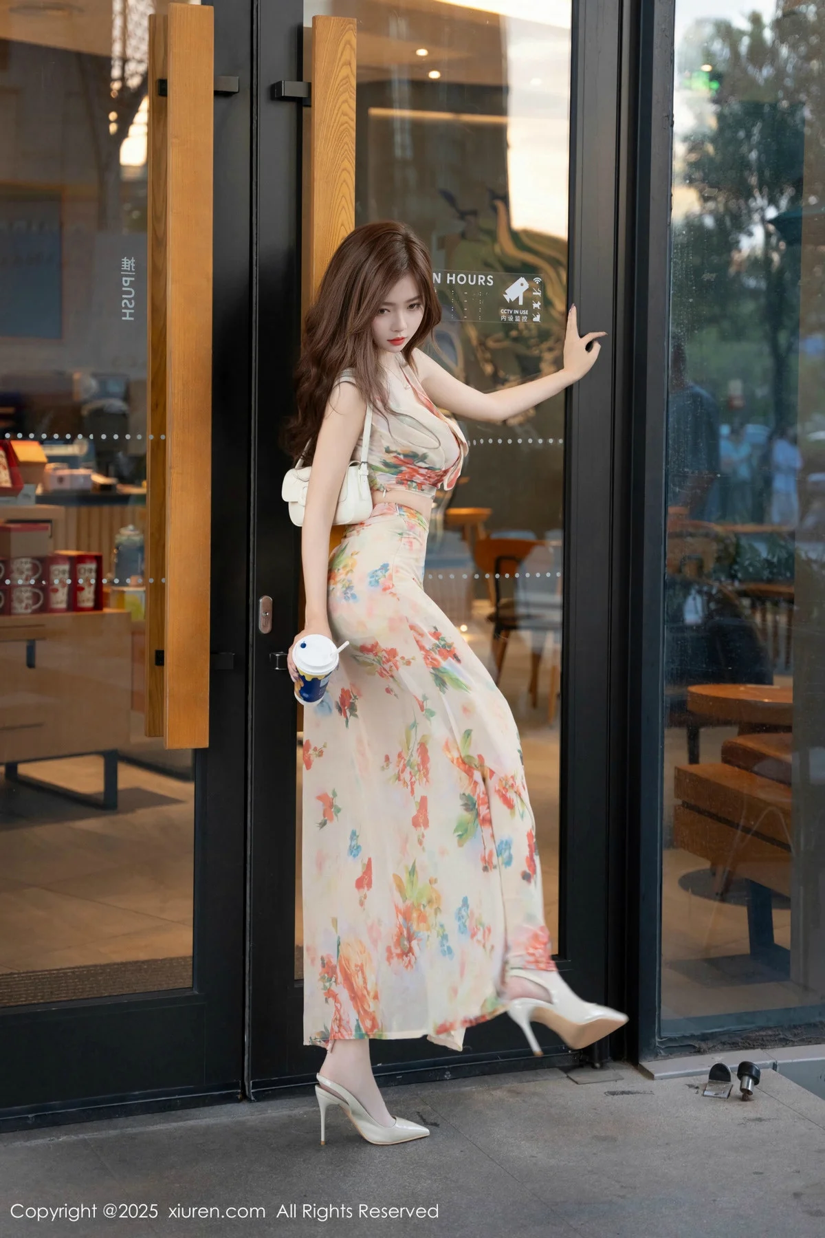 拍黄瓜girl性感碎花长裙配超薄肉丝秀曼妙身姿完美绝美写真 第 44 张