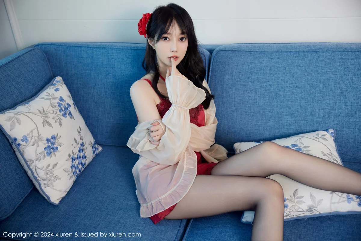 玥儿玥er性感红色睡裙露红色内衣配超薄黑色秀美腿绝美写真 第 14 张