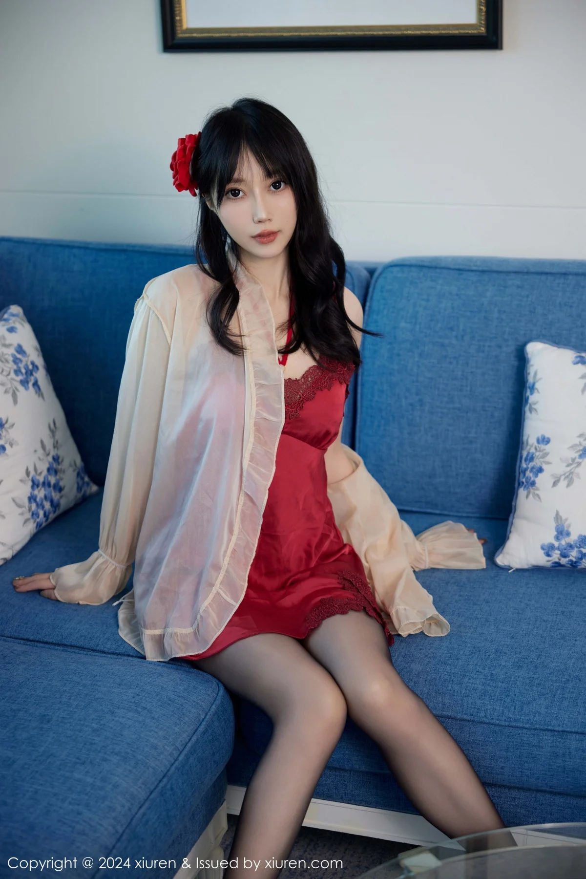 玥儿玥er性感红色睡裙露红色内衣配超薄黑色秀美腿绝美写真 第 2 张