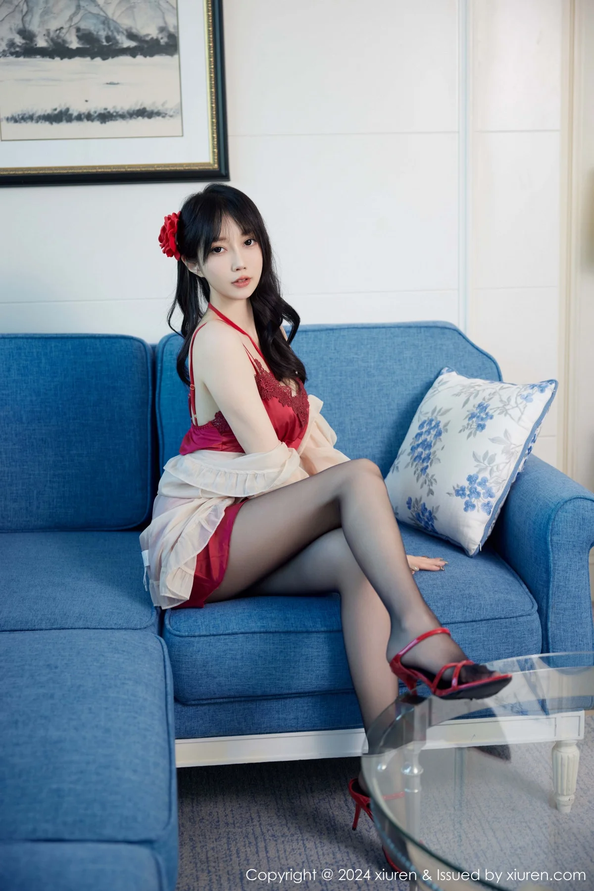 玥儿玥er性感红色睡裙露红色内衣配超薄黑色秀美腿绝美写真 第 25 张