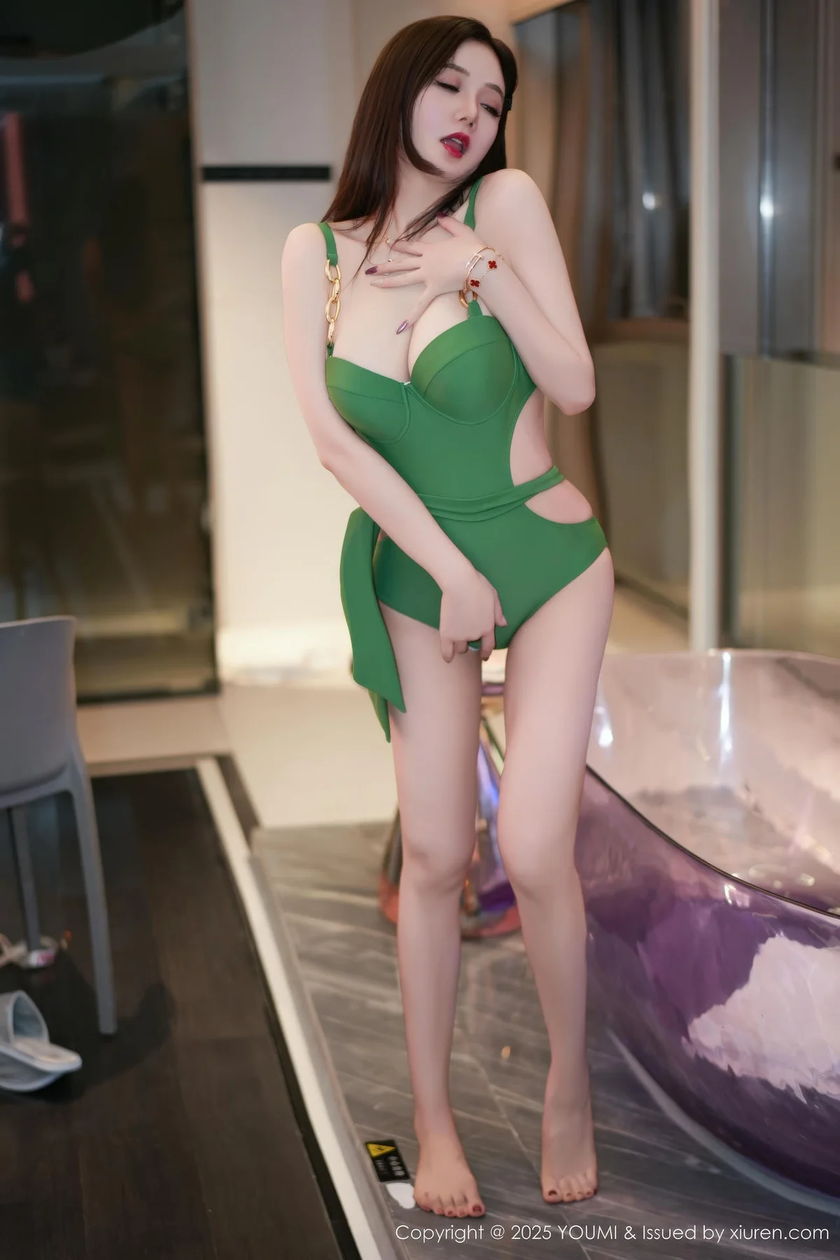 心妍小公主性感绿色情趣连体服饰秀丰满身材撩人绝美写真 第 7 张