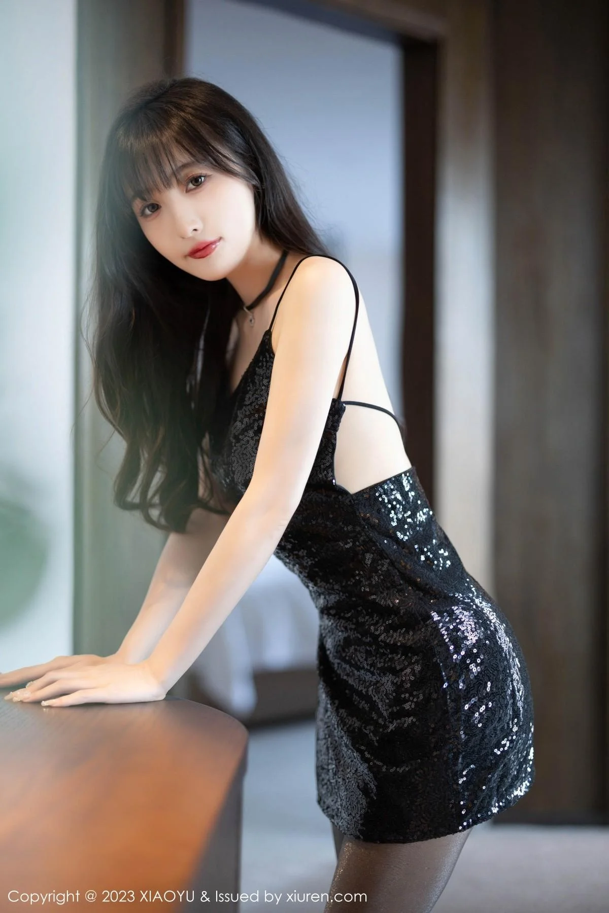 林星阑性感黑色吊带裙配超薄无内黑丝秀曼妙身姿绝美写真 第 13 张