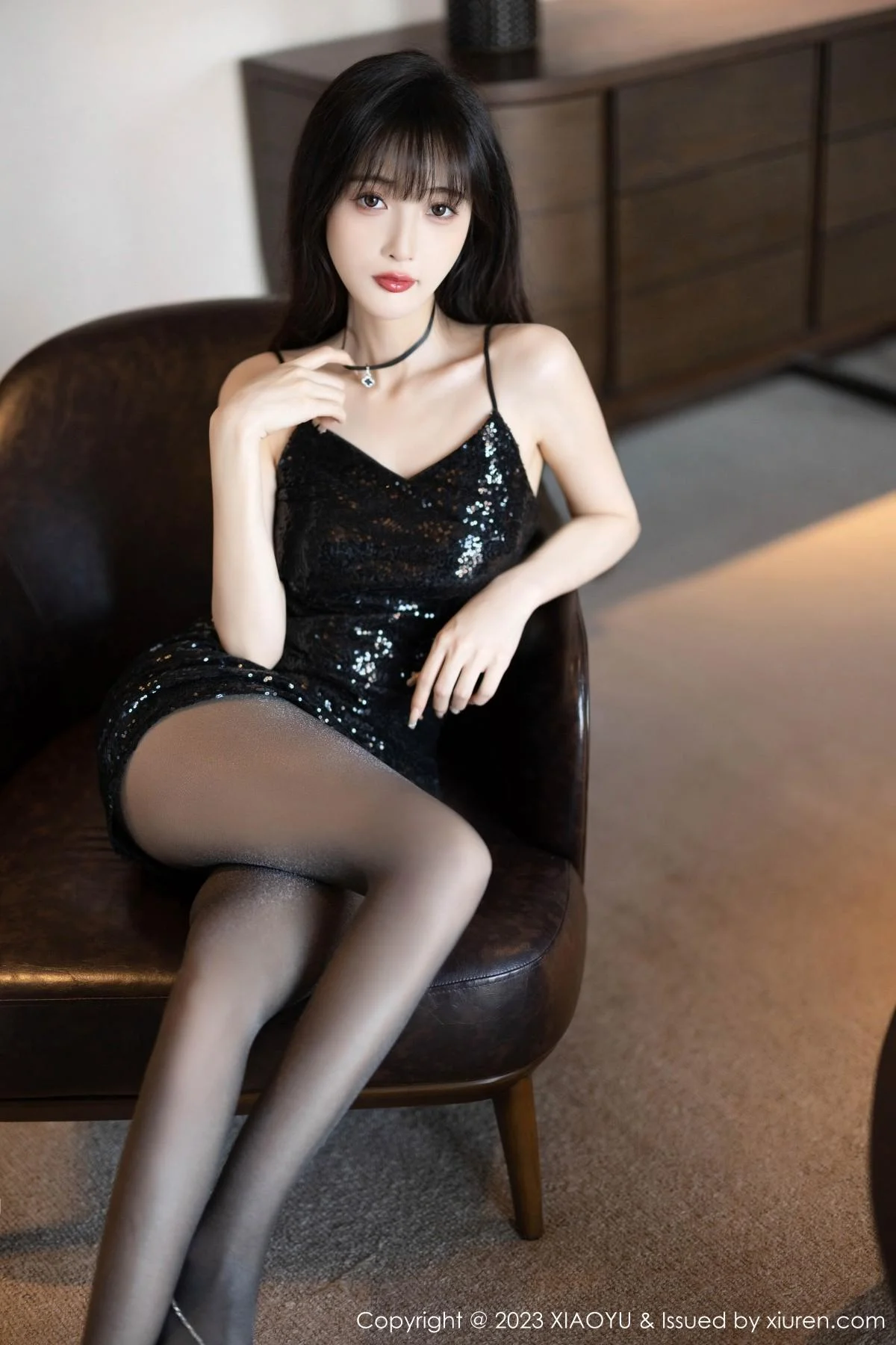 林星阑性感黑色吊带裙配超薄无内黑丝秀曼妙身姿绝美写真 第 33 张