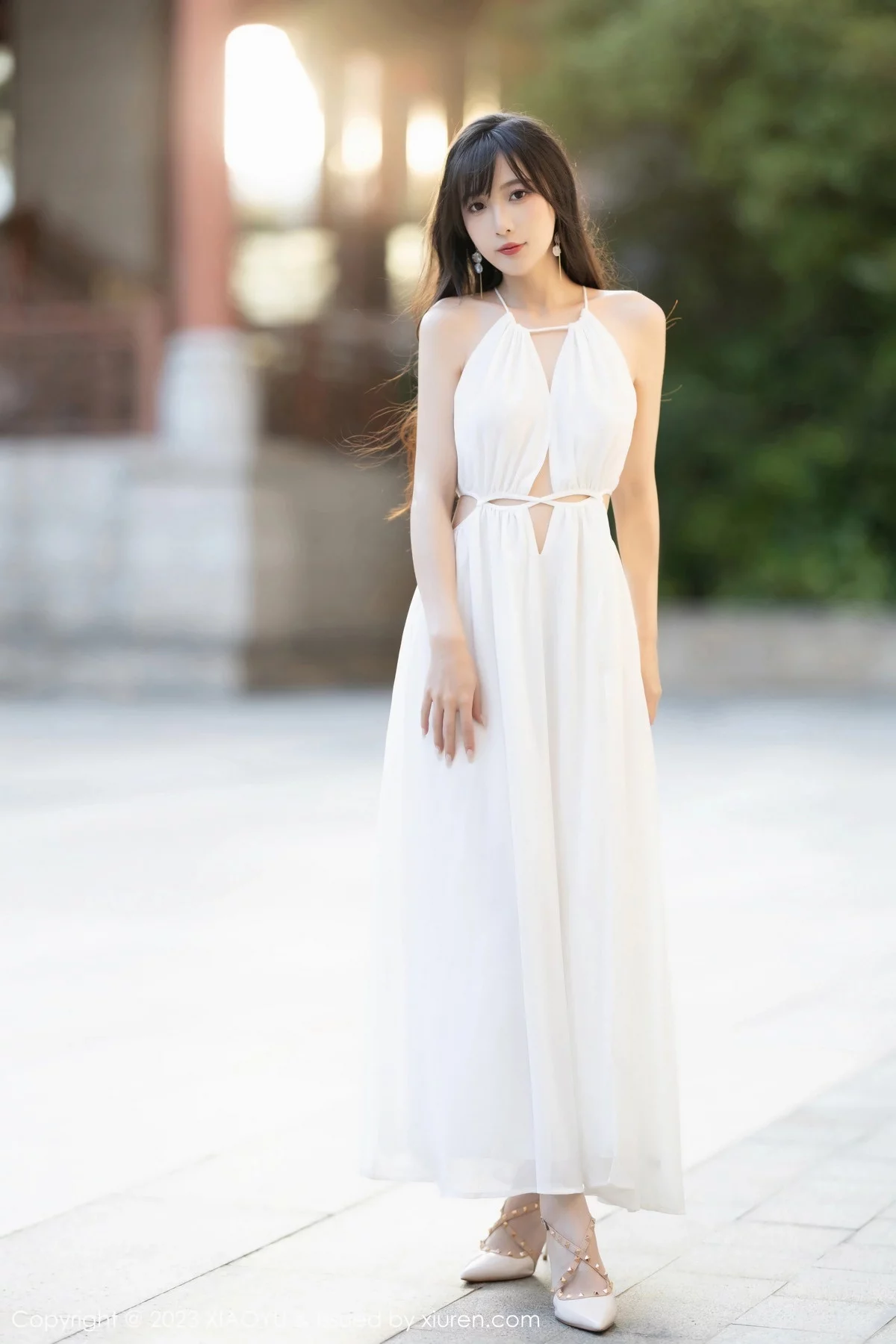 林星阑性感白色连衣长裙+黑色情趣服饰秀曼妙身姿绝美写真 第 2 张