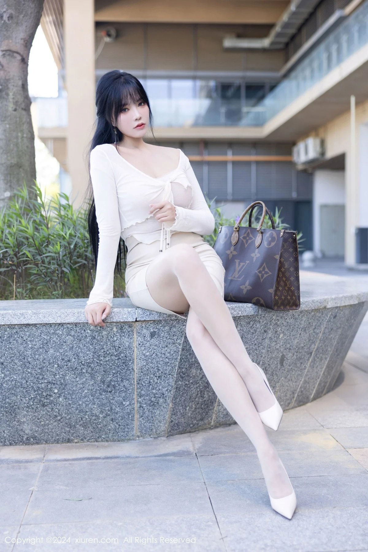 娜比性感白色连衣短裙配超薄白丝秀凹凸身材完美绝美写真 第 15 张