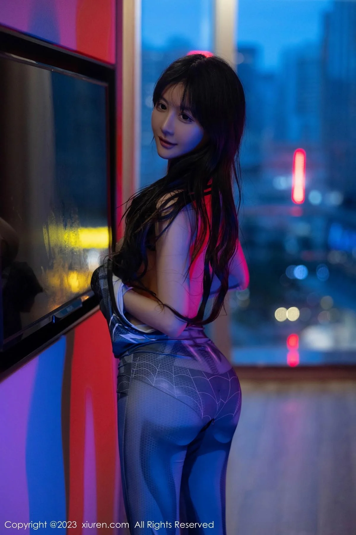 幼幼暗色灯光下性感银灰蜘蛛侠服紧身秀完美身材绝美写真 第 56 张